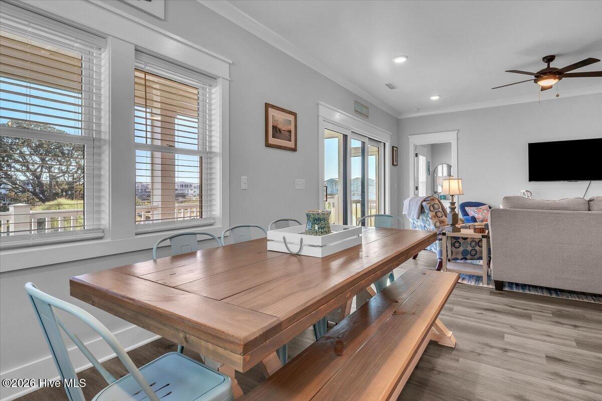 100565716 | Photo 38