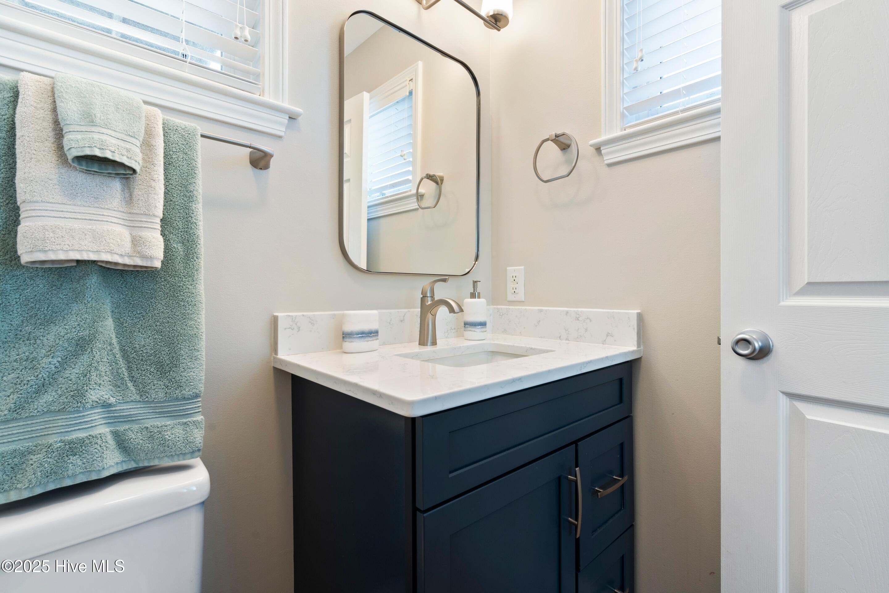 100536770 | Photo 53