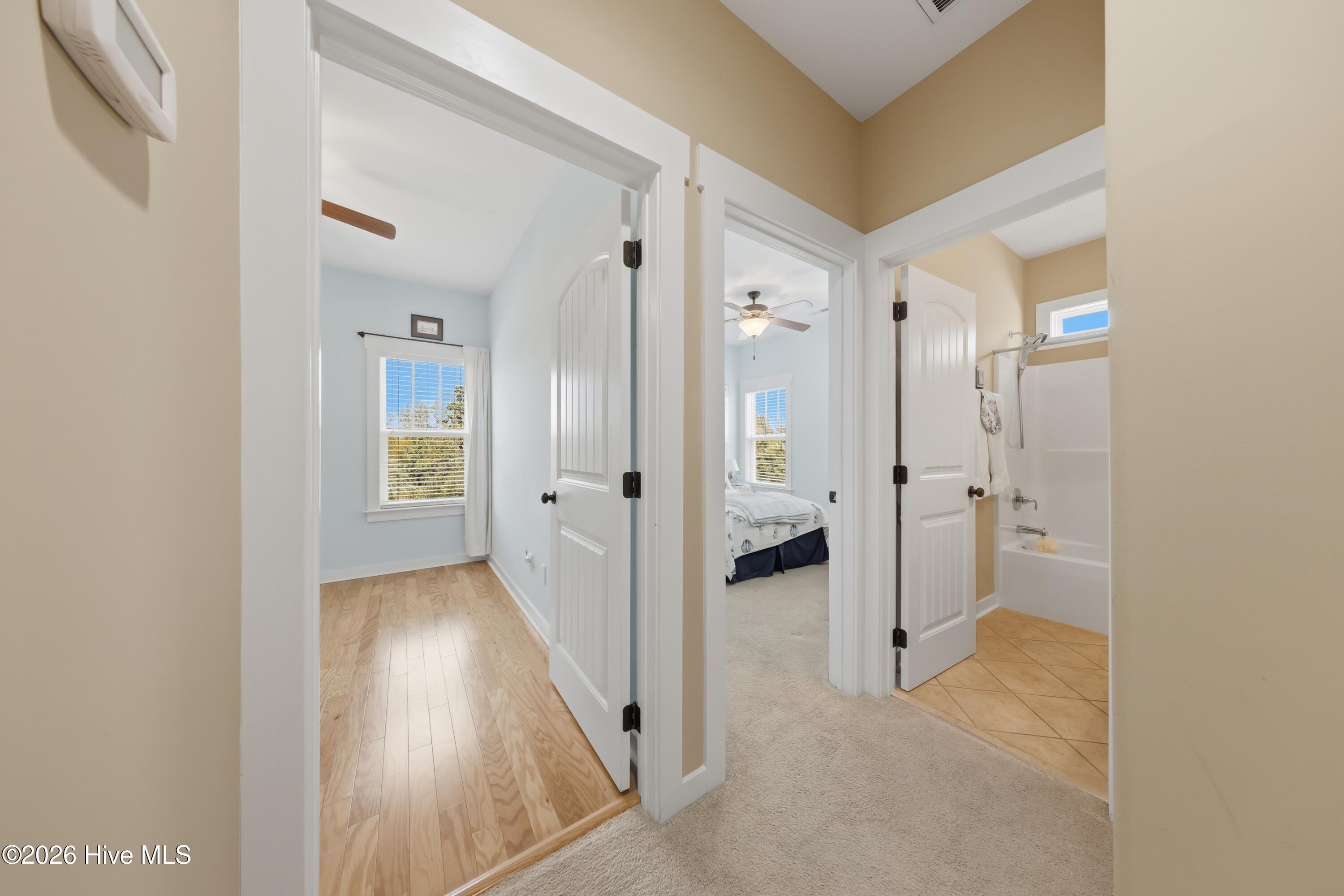 100566755 | Photo 35