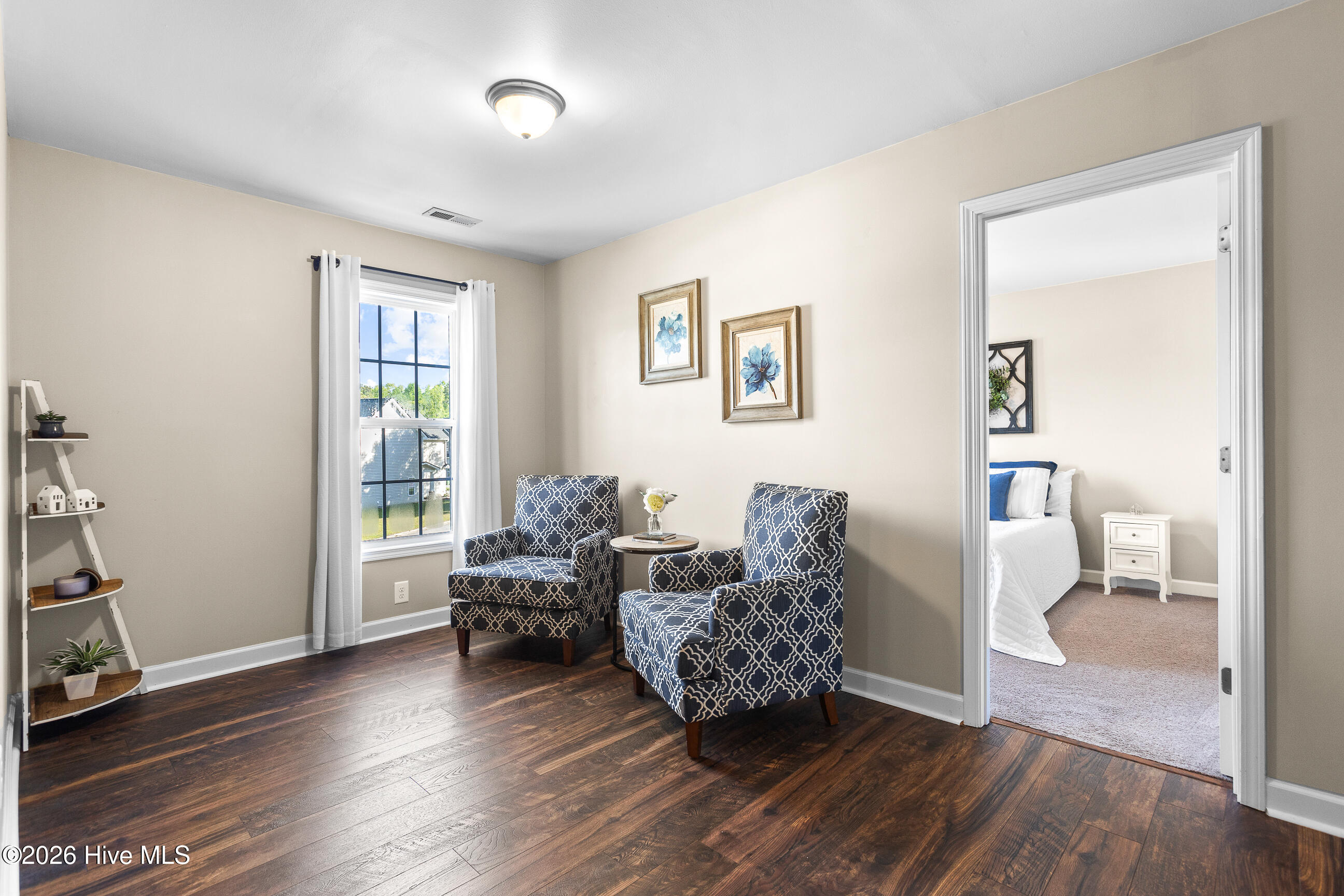 100567364 | Photo 15