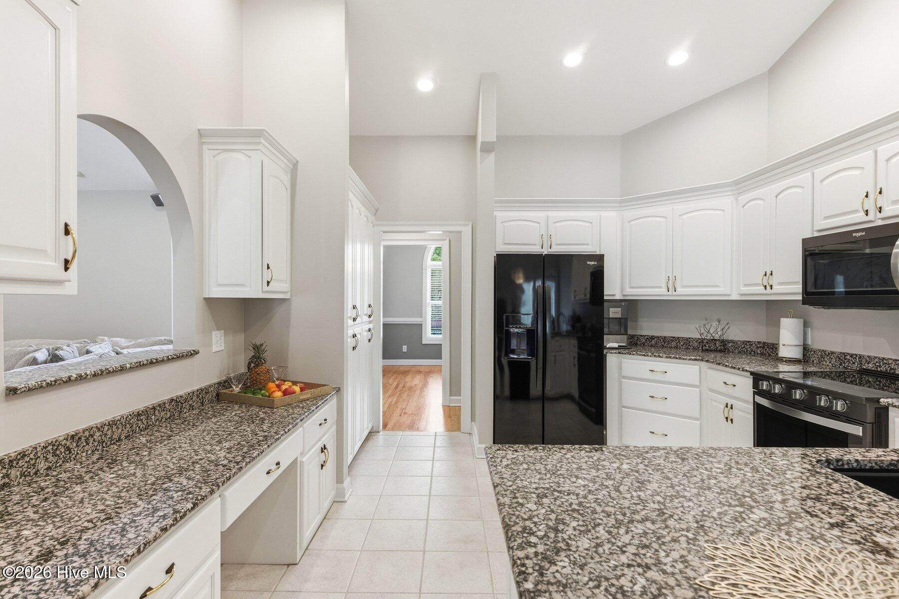 100563344 | Photo 12