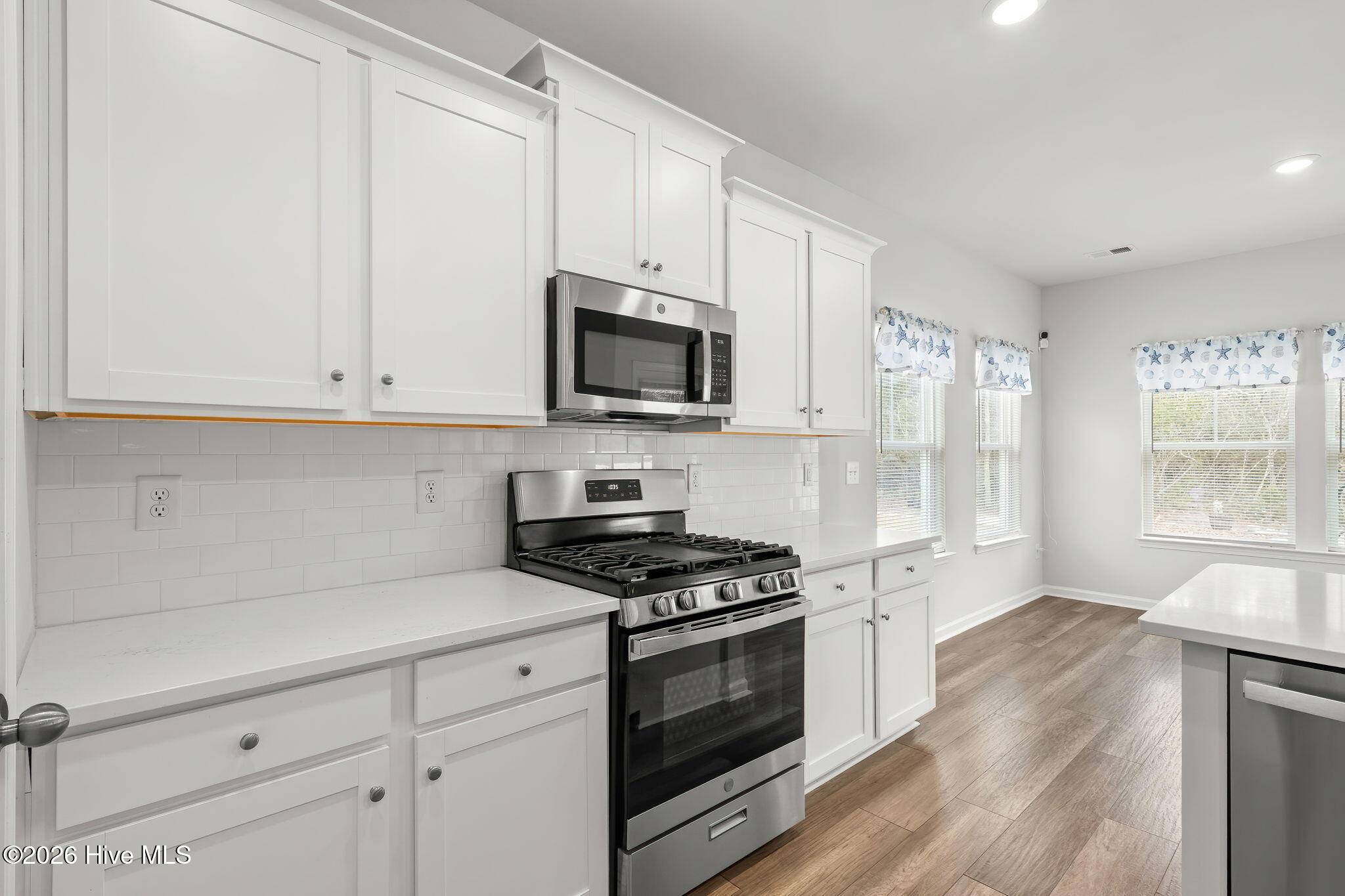 100557822 | Photo 22