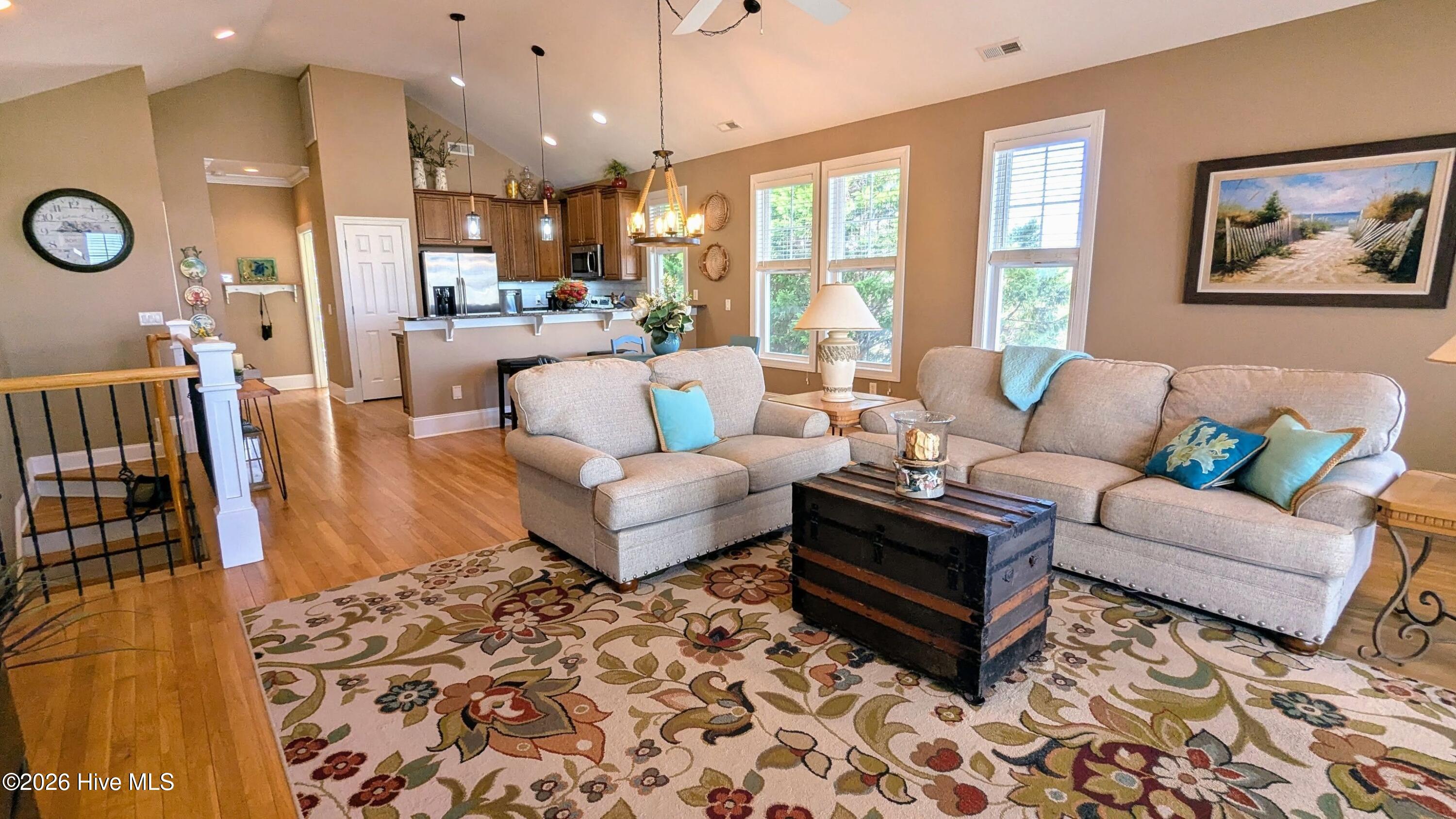 100550094 | Photo 28