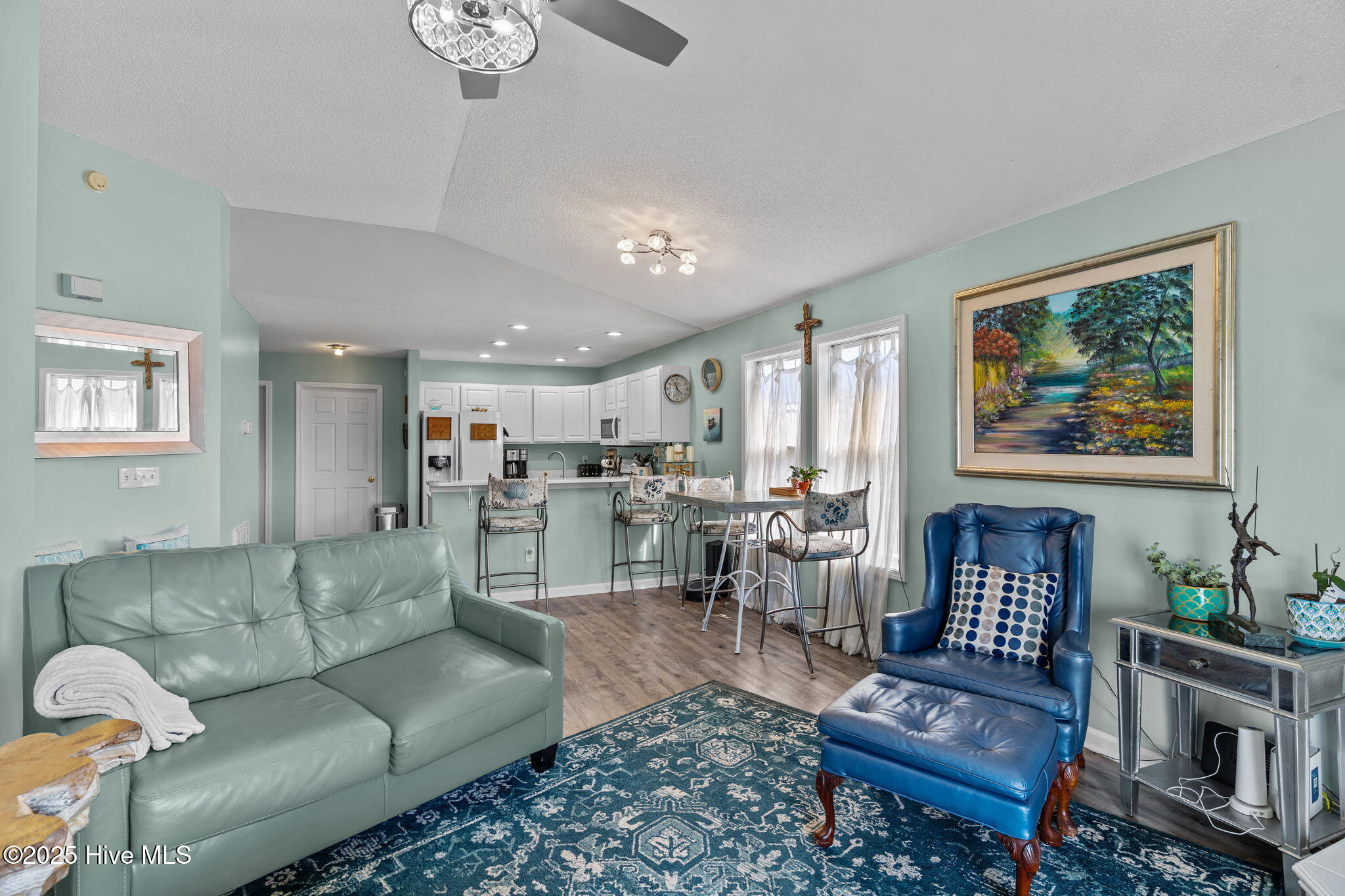 100543874 | Photo 14