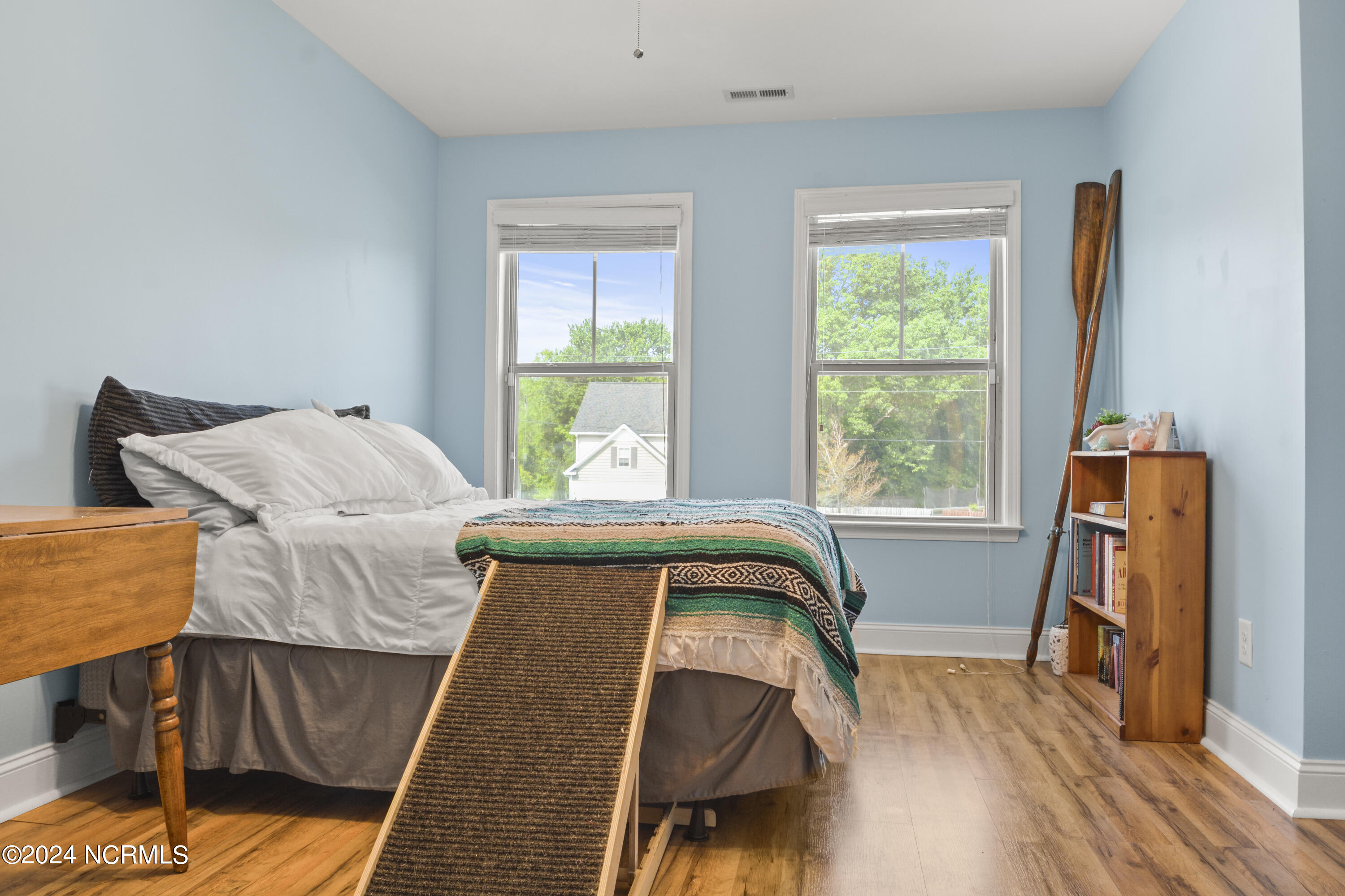 100566117 | Photo 34