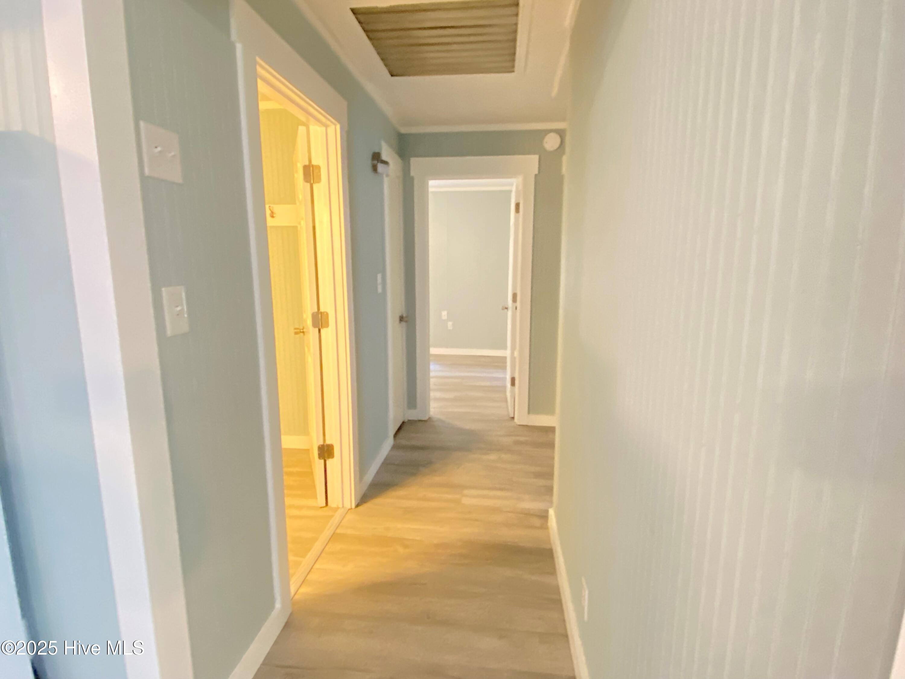 100530095 | Photo 13