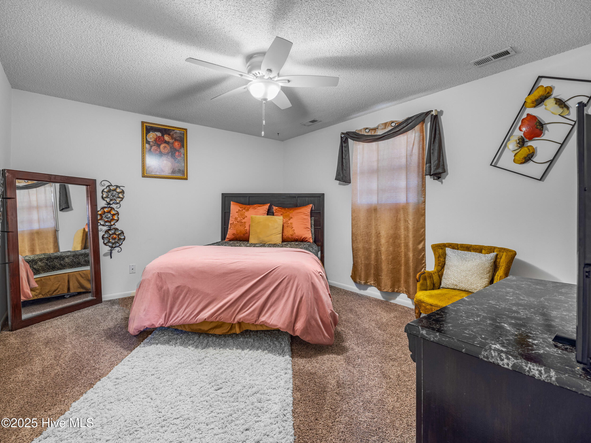 100538354 | Photo 41