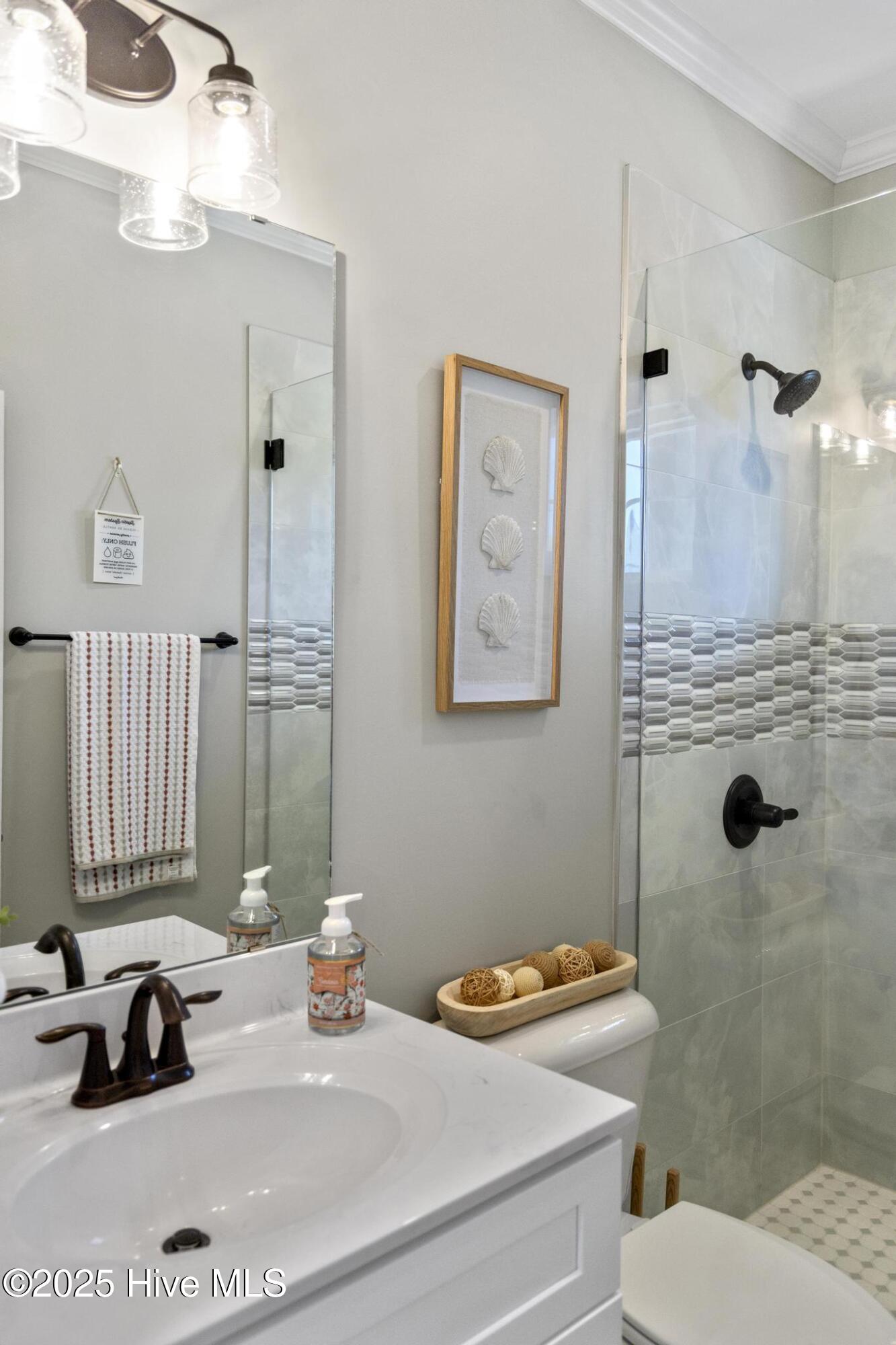 100498543 | Photo 84