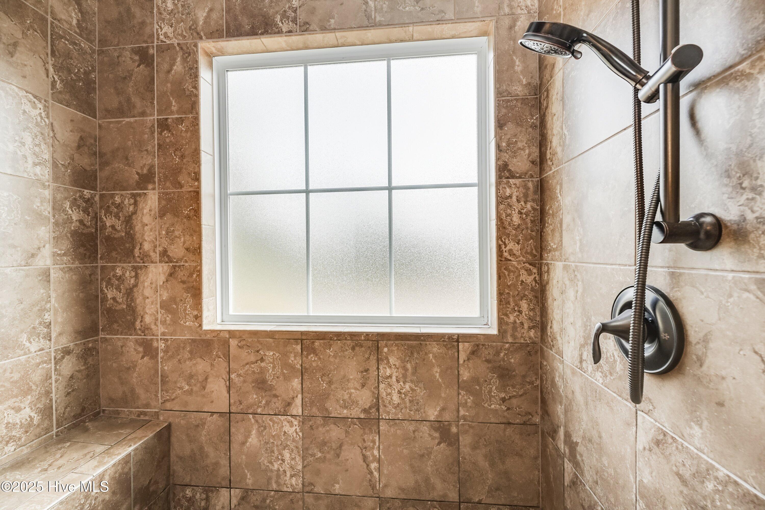 100528455 | Photo 28