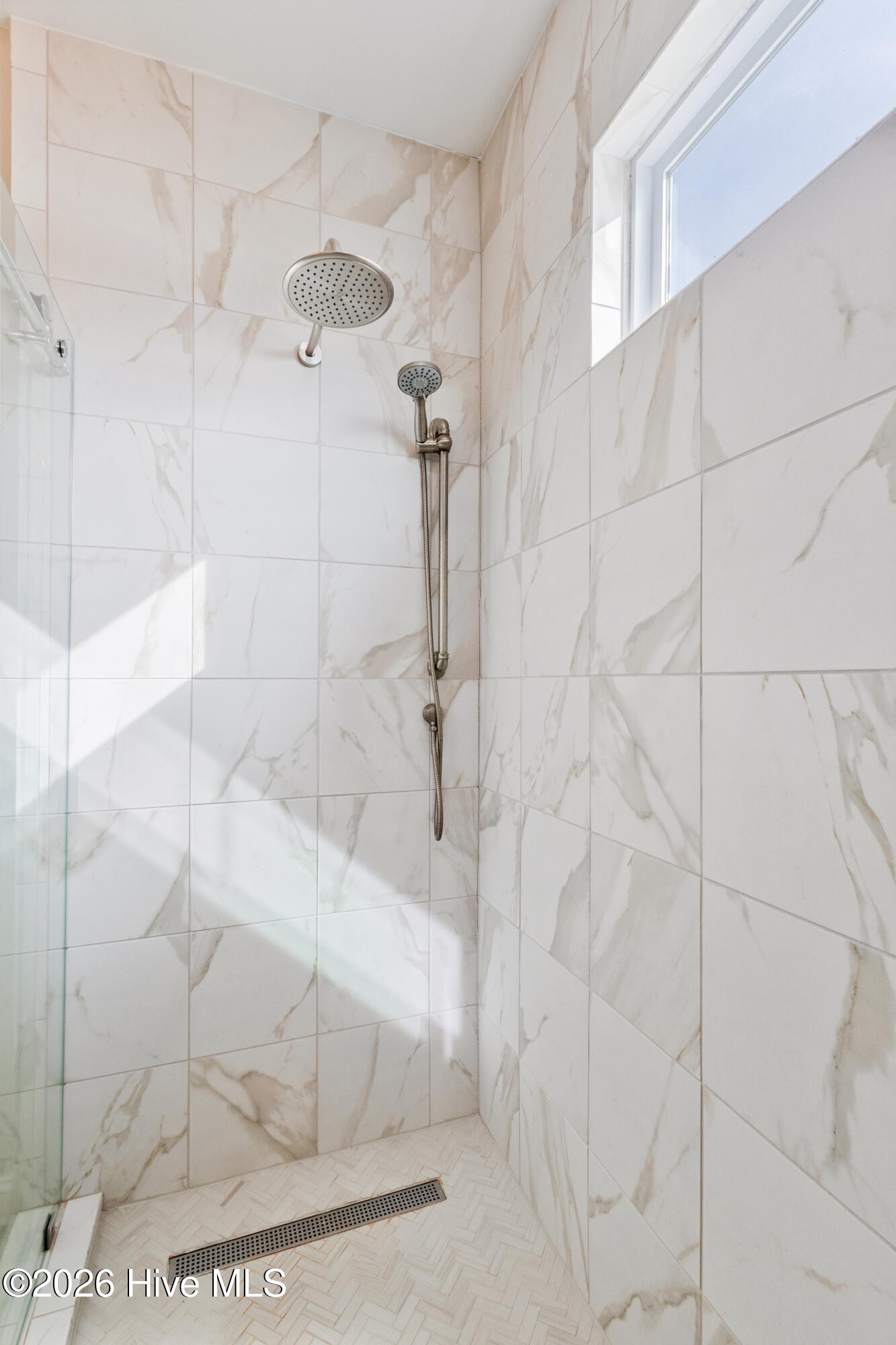 100556698 | Photo 36