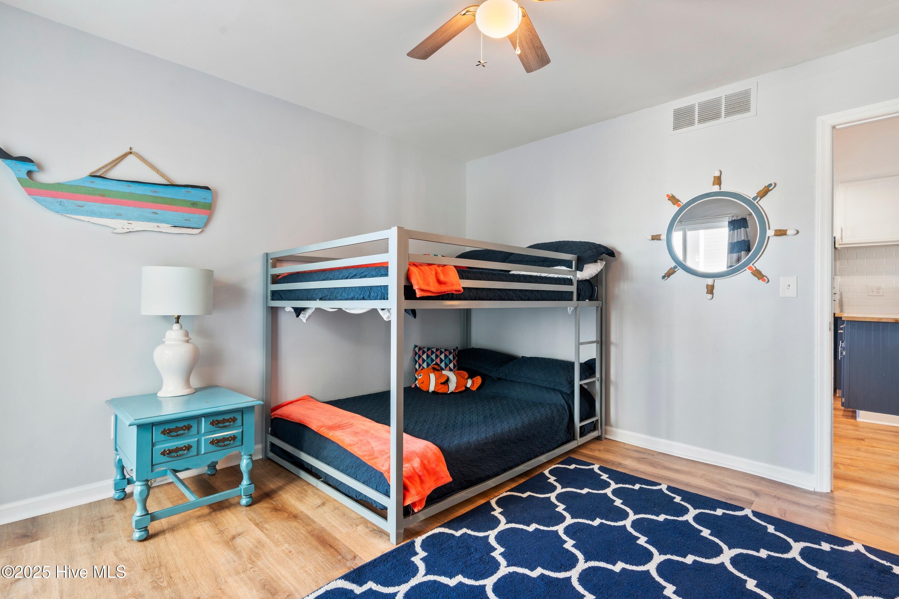 100535688 | Photo 32