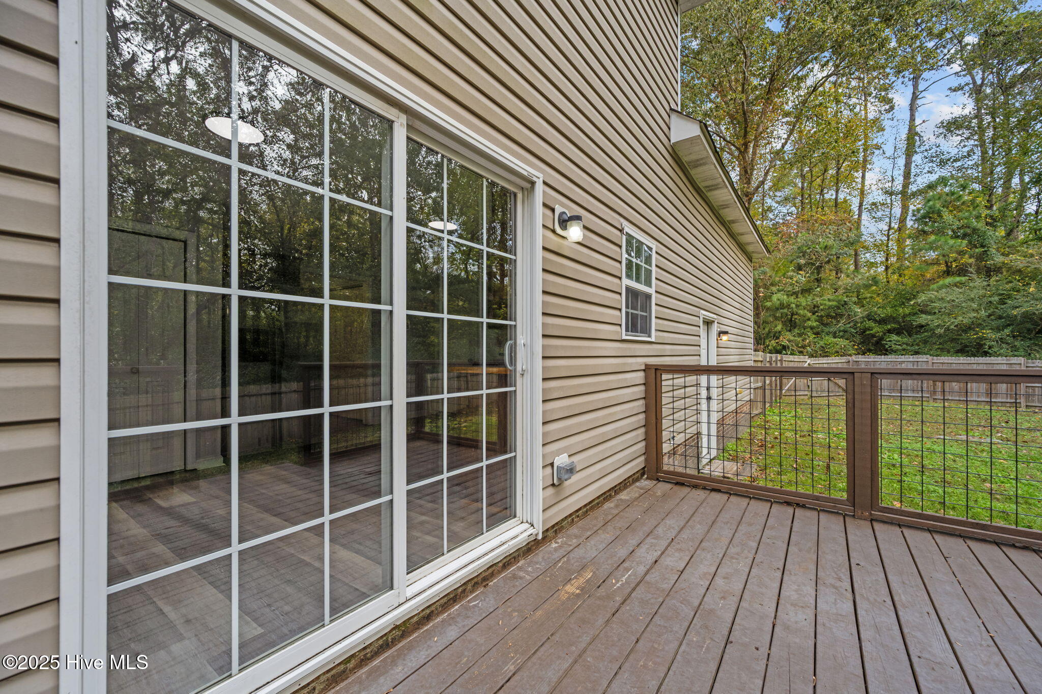 100565429 | Photo 32