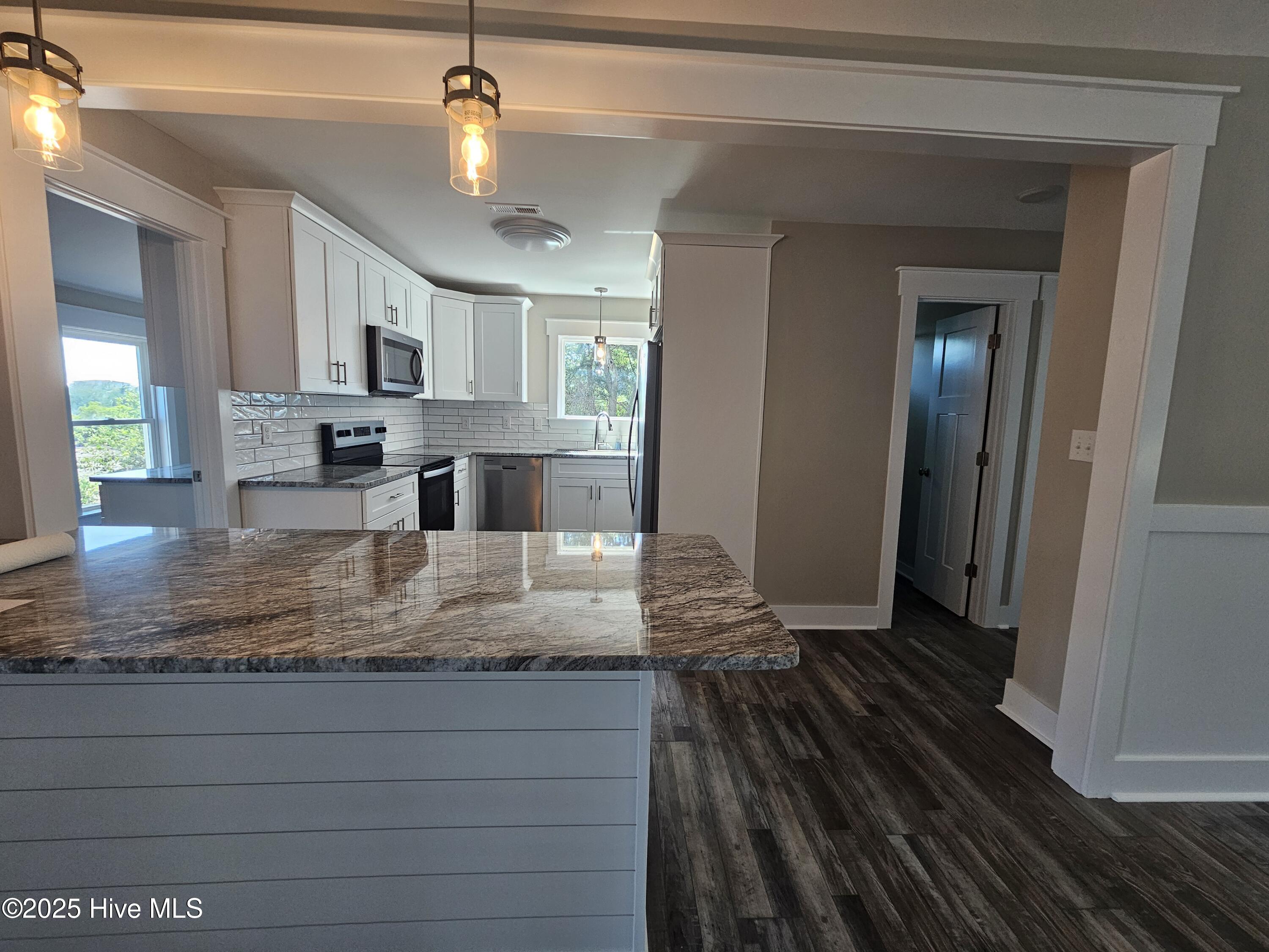 100520602 | Photo 16