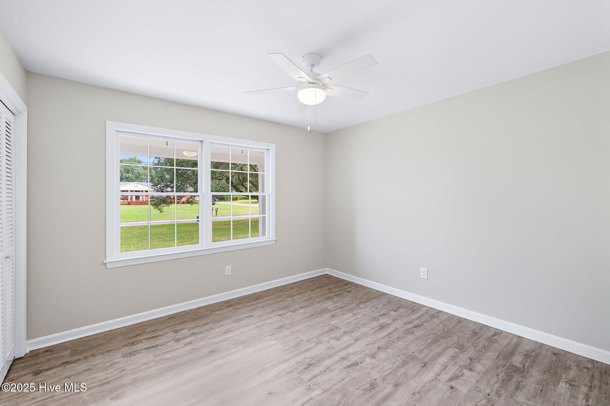 100529892 | Photo 16