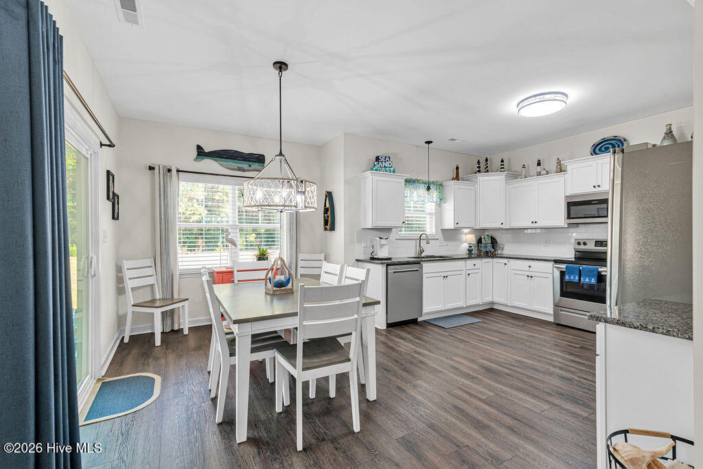 100552779 | Photo 13