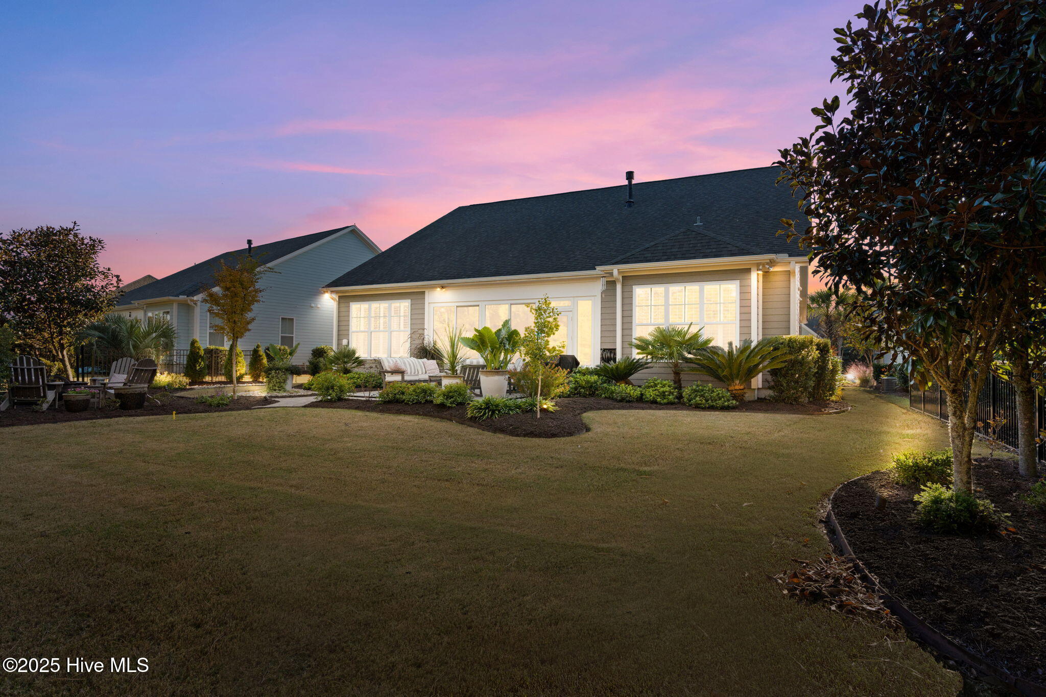 100539203 | Photo 48