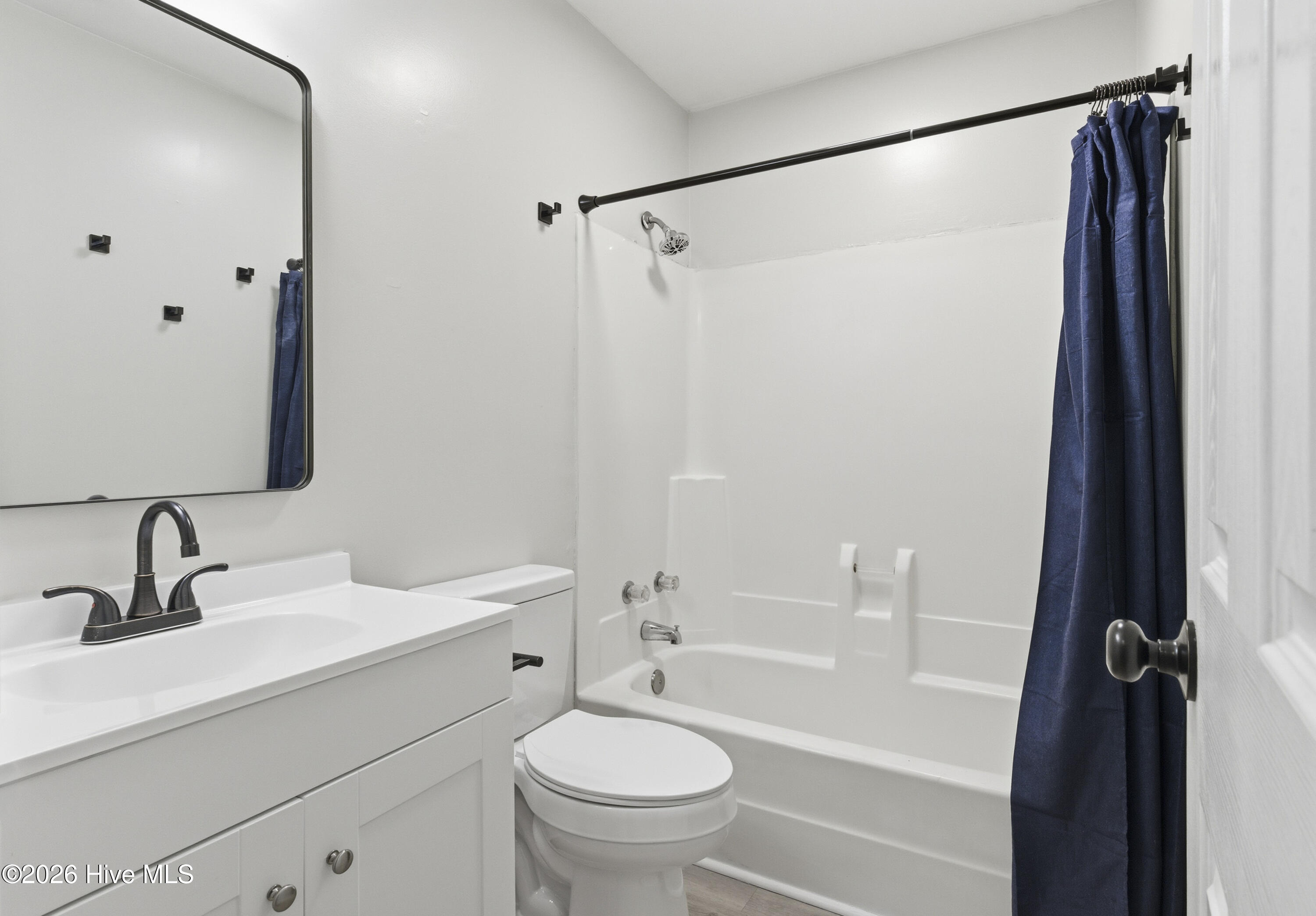 100551101 | Photo 14