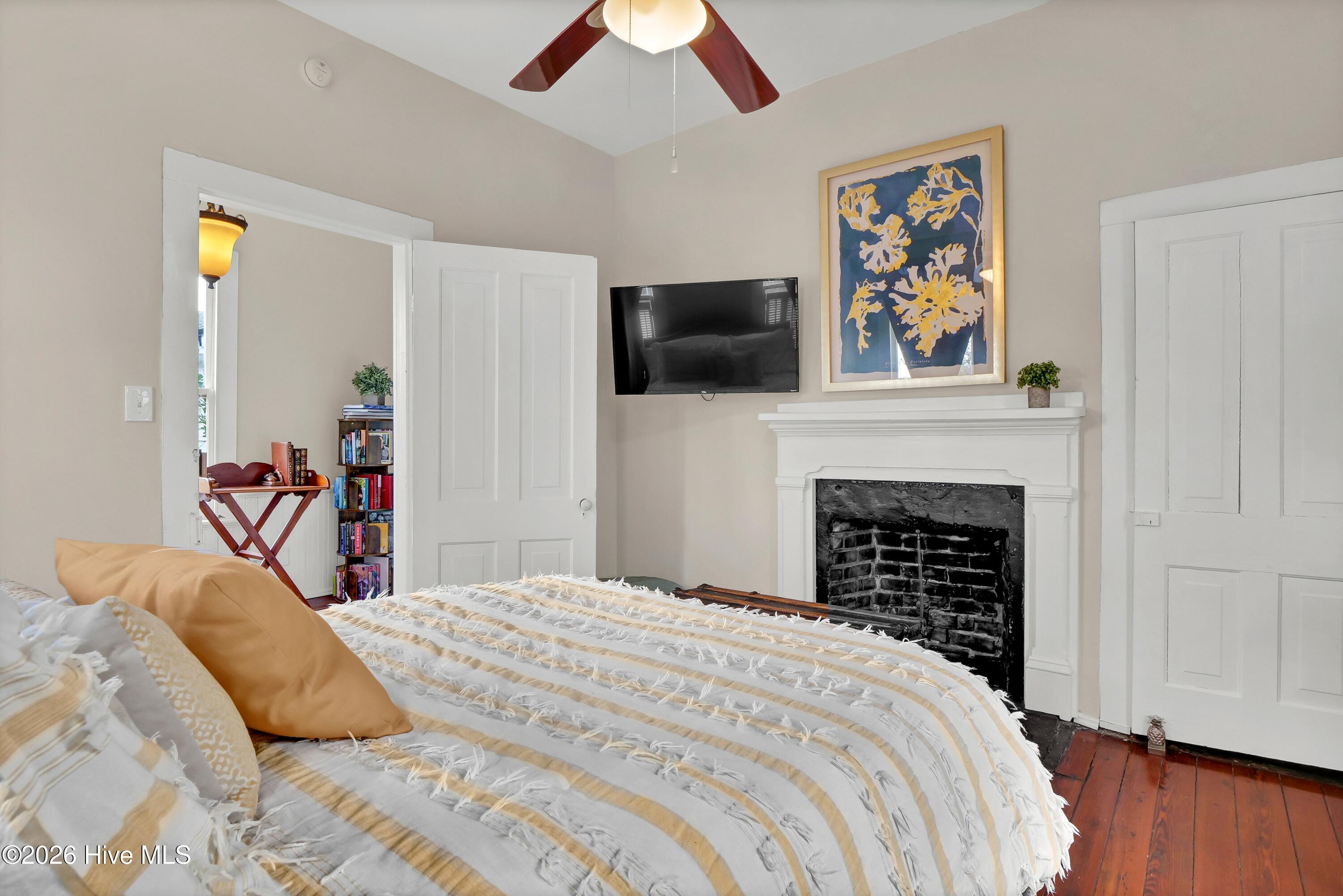 100562597 | Photo 22