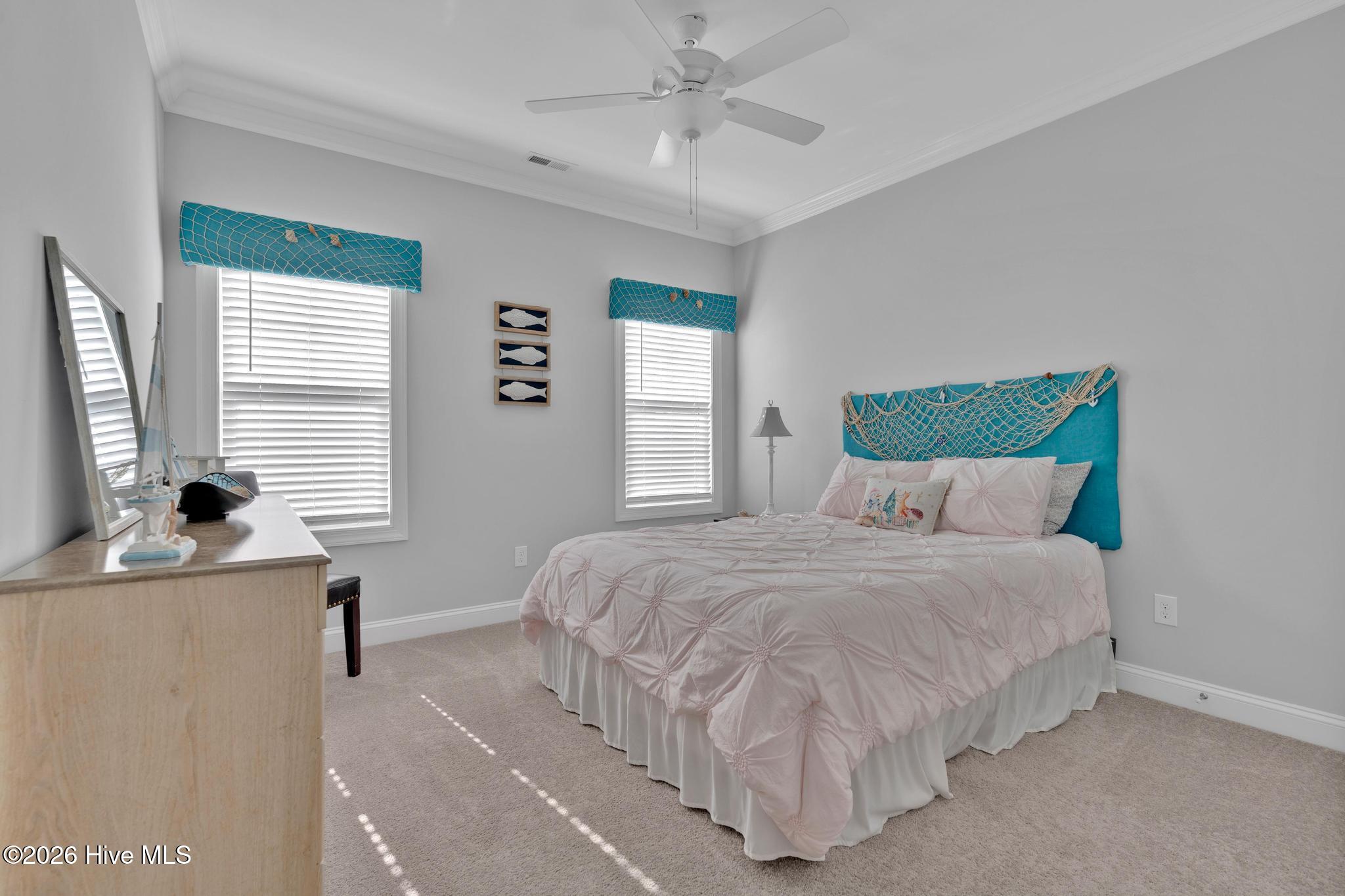 100549204 | Photo 30