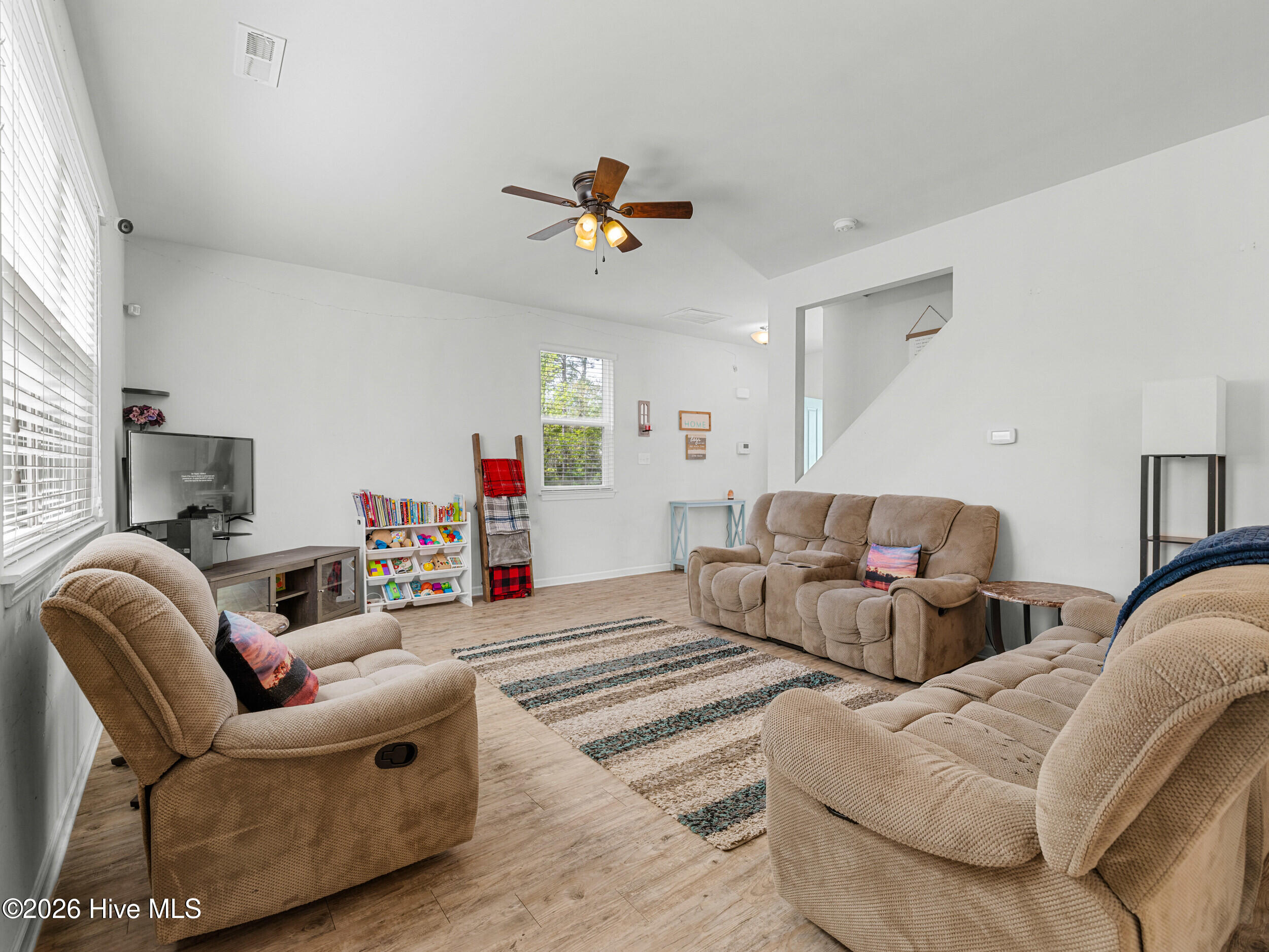 100567072 | Photo 10