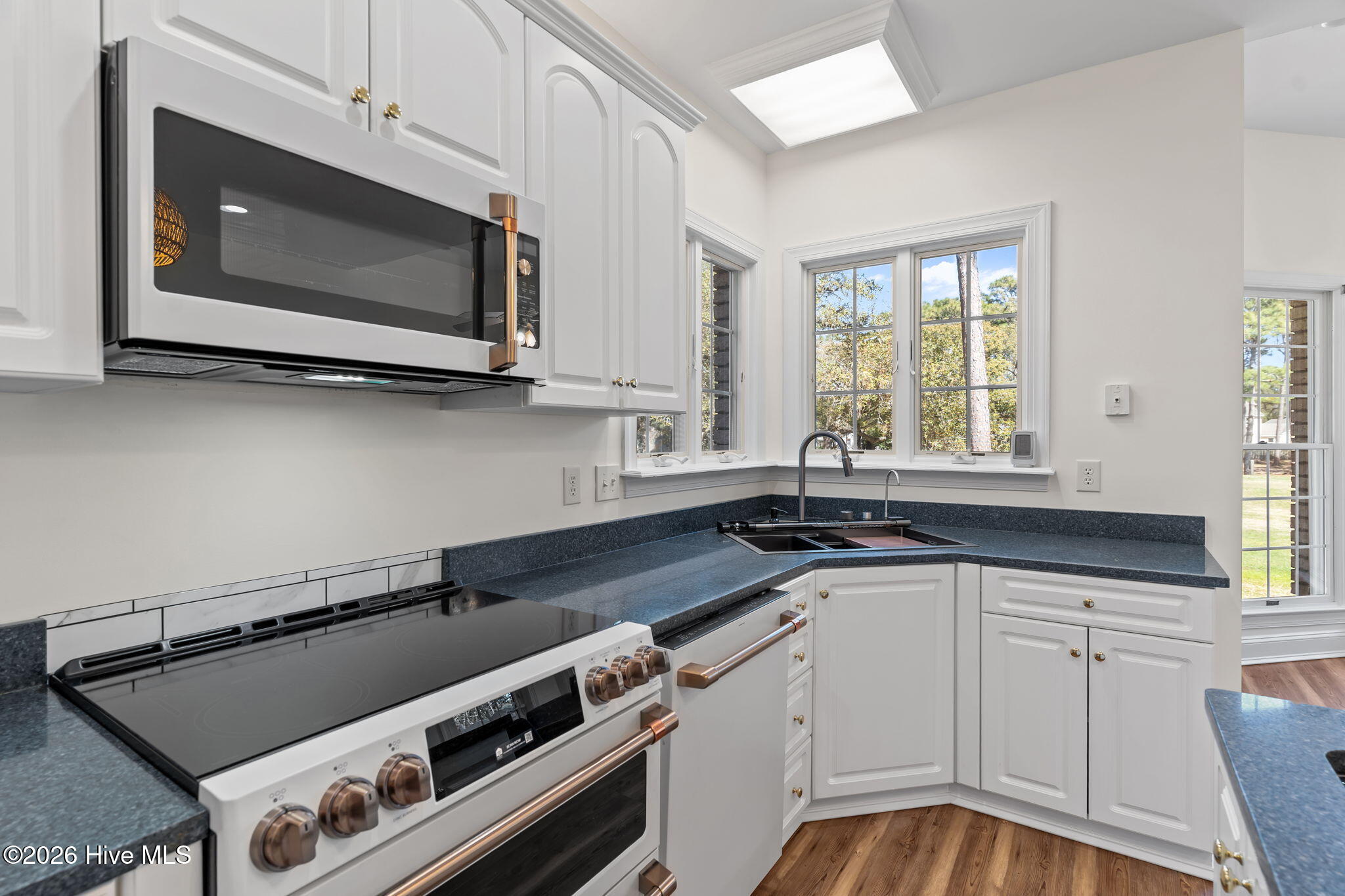 100548022 | Photo 19