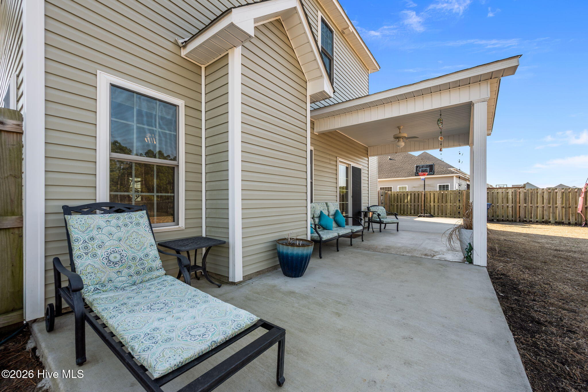 100554000 | Photo 50