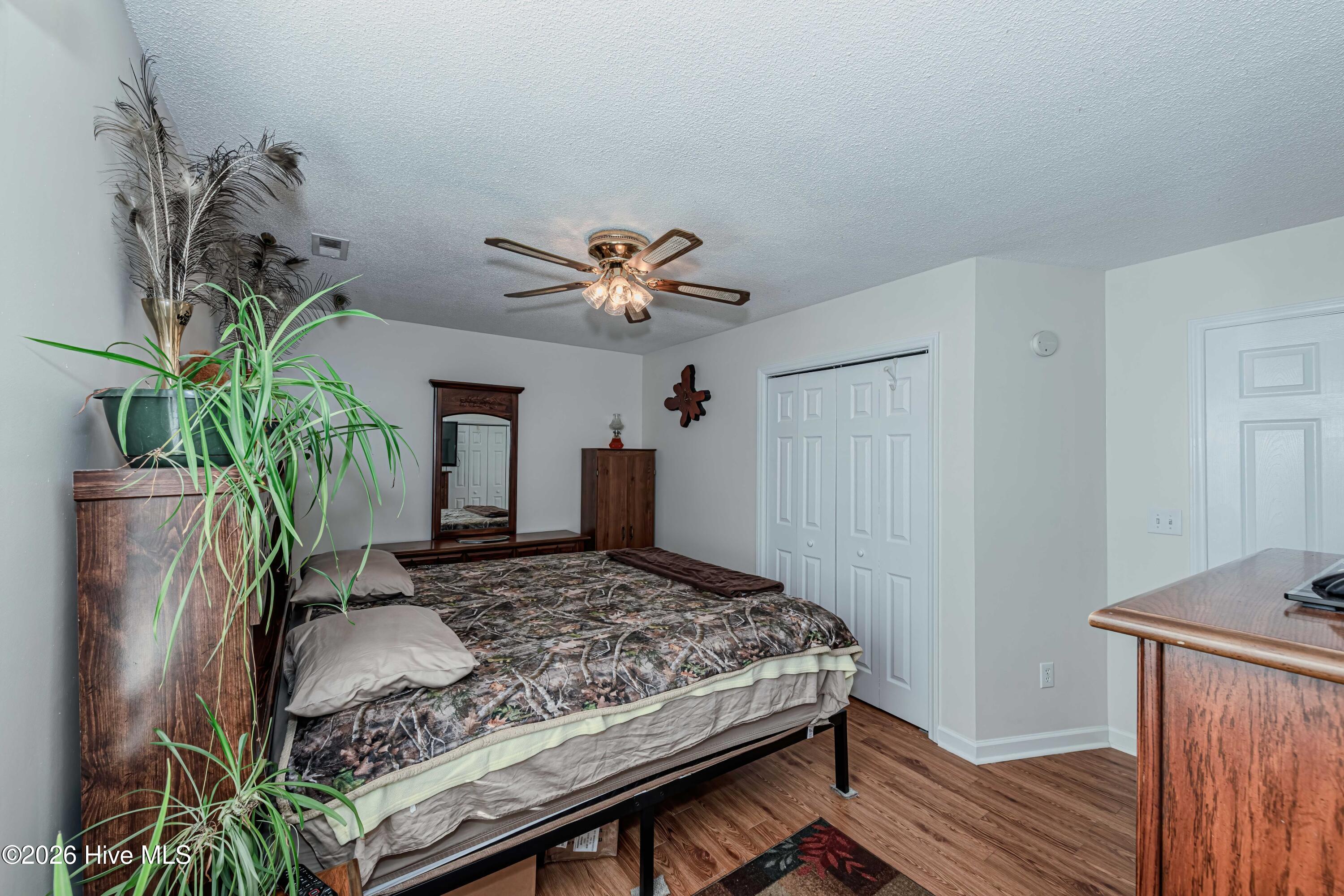 100550368 | Photo 38