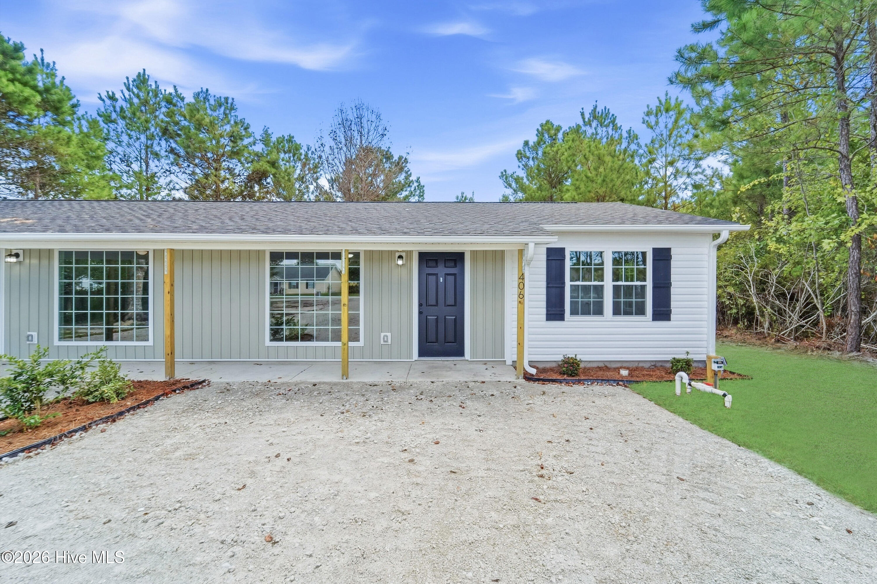 Exterior photo of 406 Foxtrace Lane B, Hubert, NC 28539. MLS: 100602585