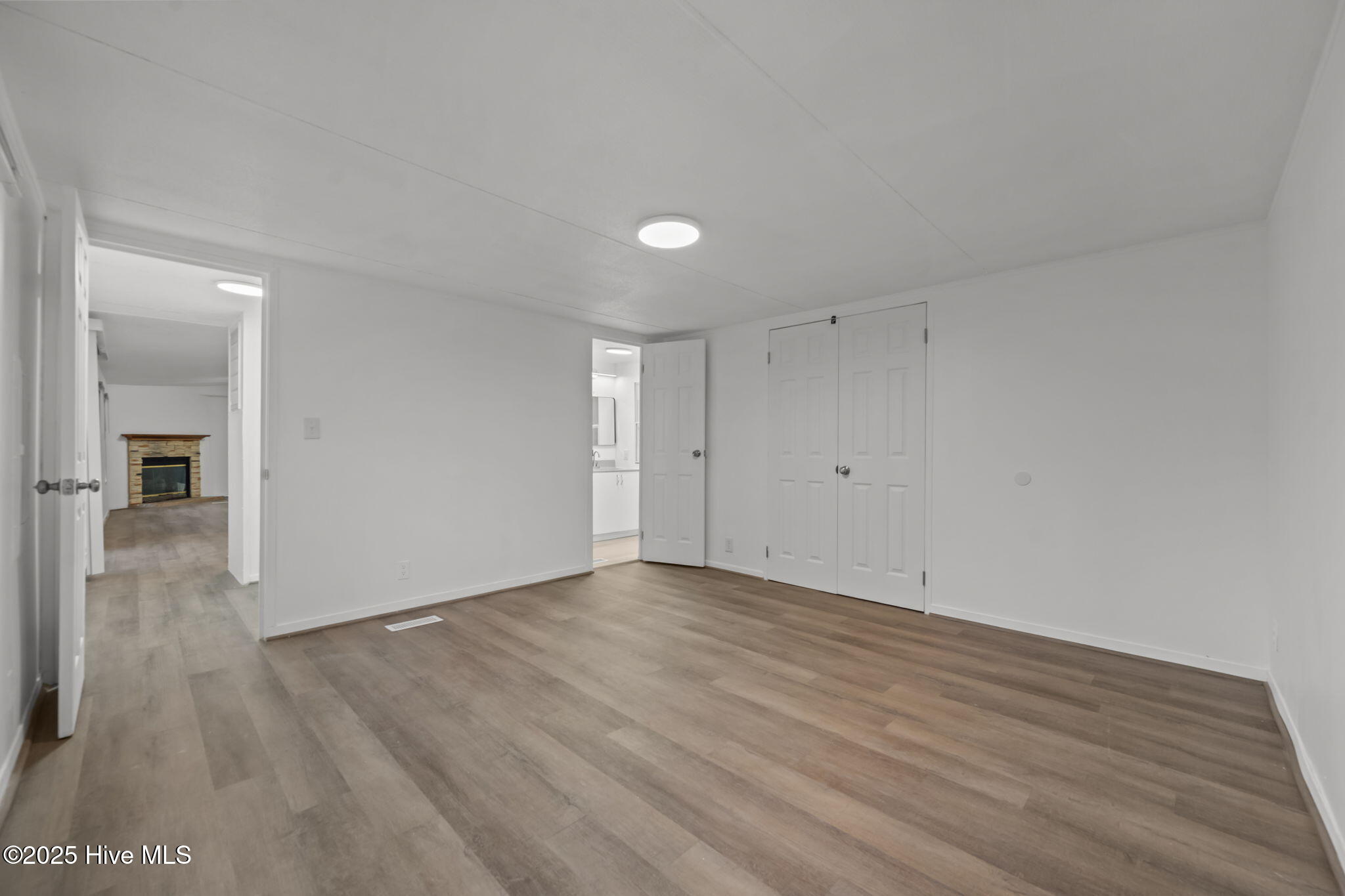 100539170 | Photo 12