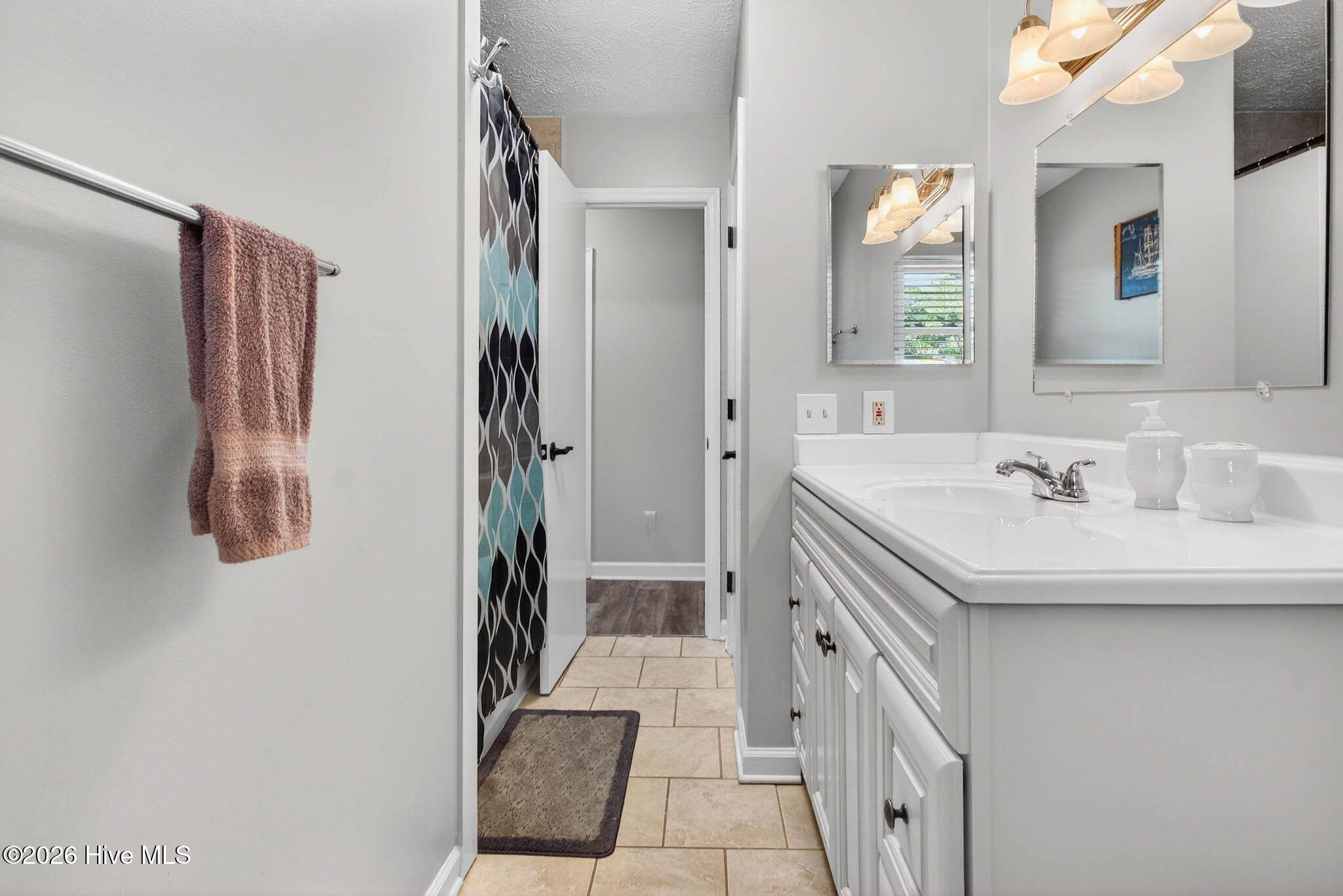 100563567 | Photo 18