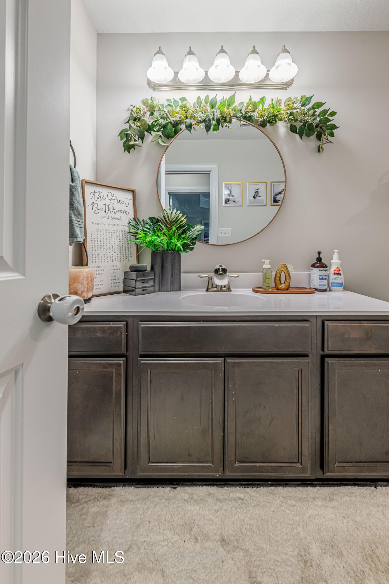 100570010 | Photo 54