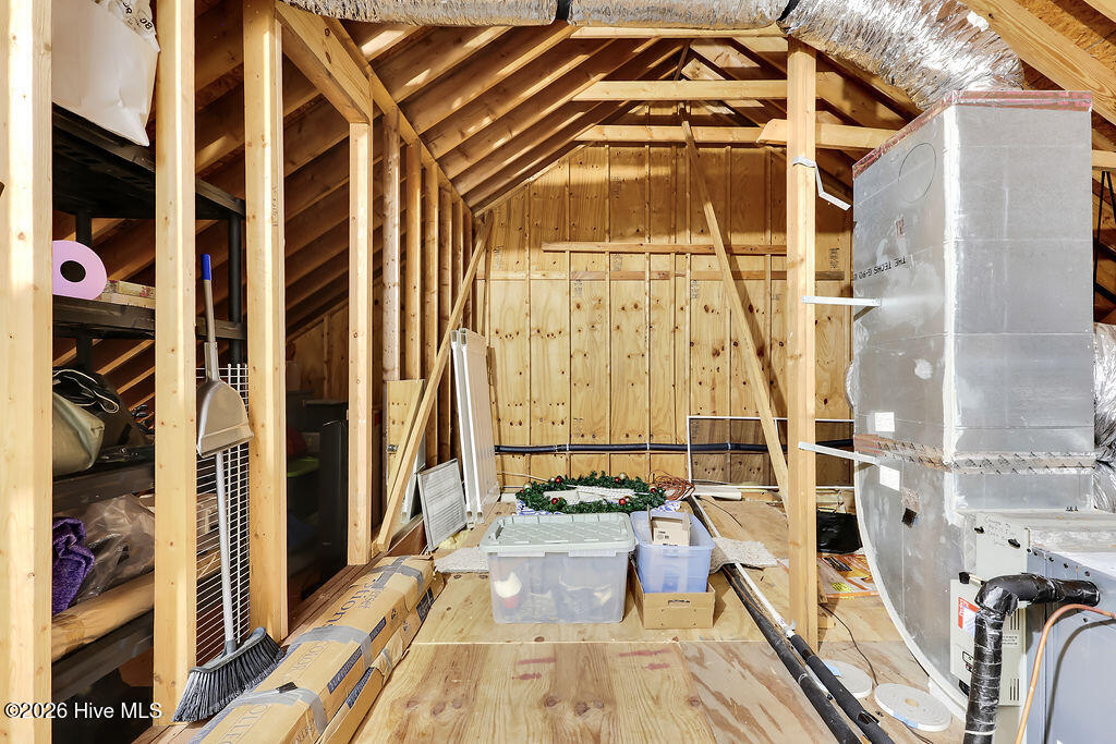 100554973 | Photo 35