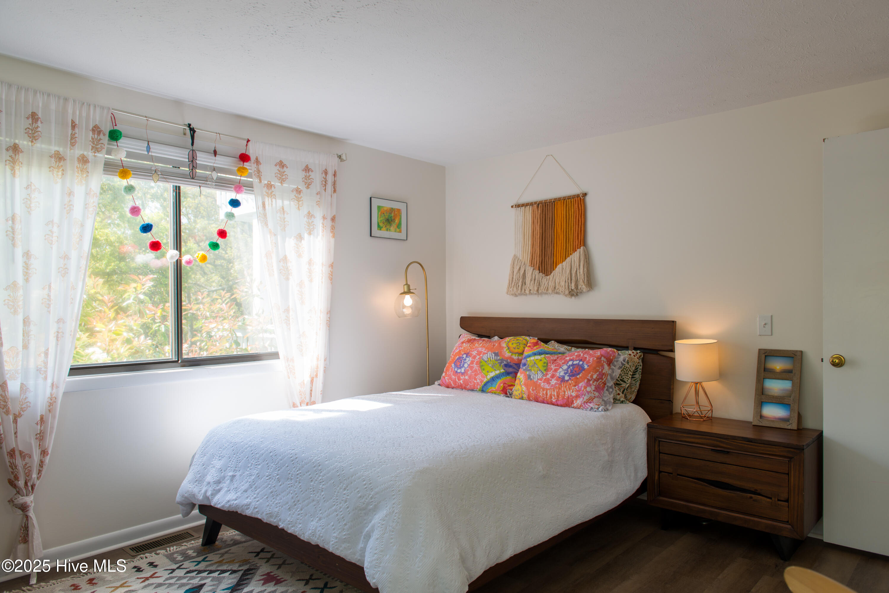 100556360 | Photo 47