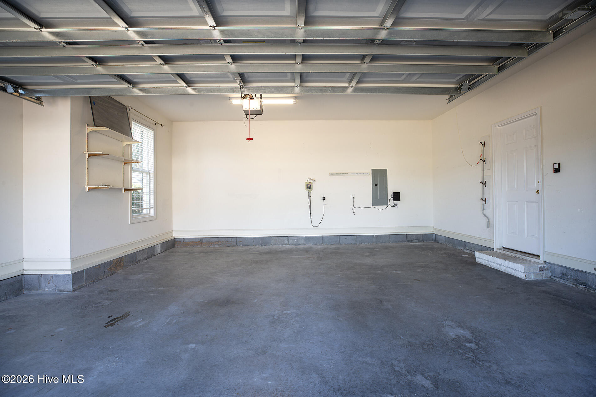 100569615 | Photo 43