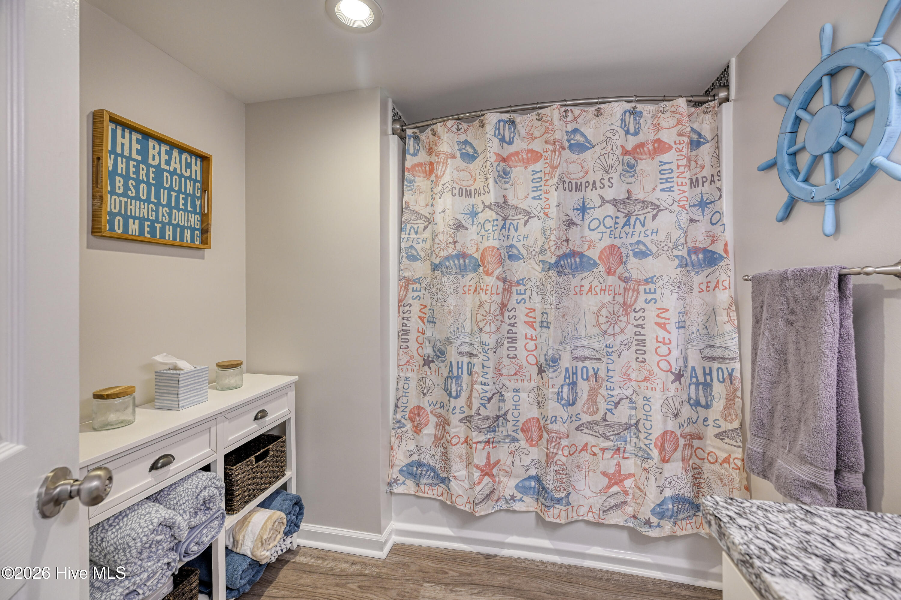 100564372 | Photo 17