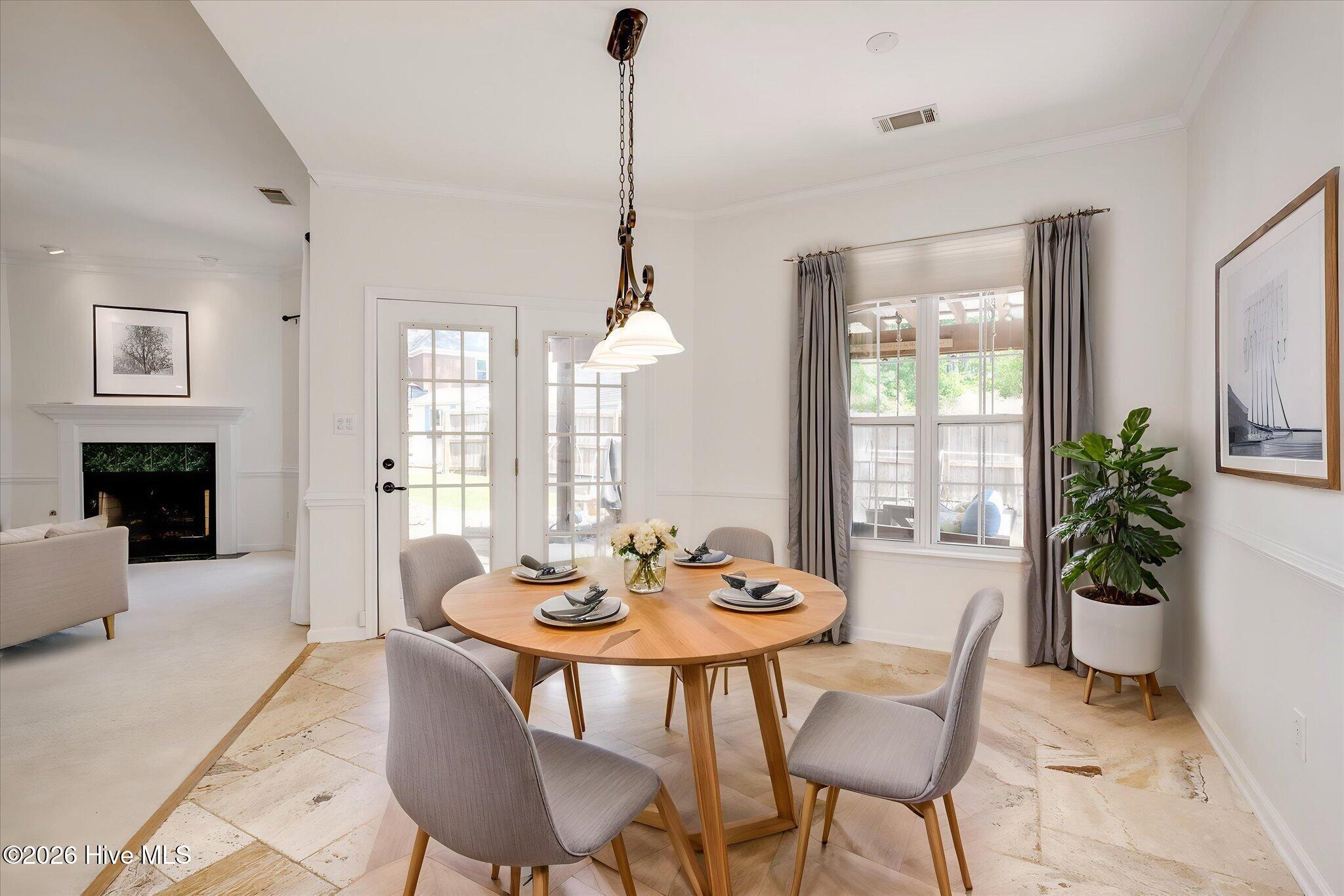 17-Dining Room Standard Joe Bailey Photo