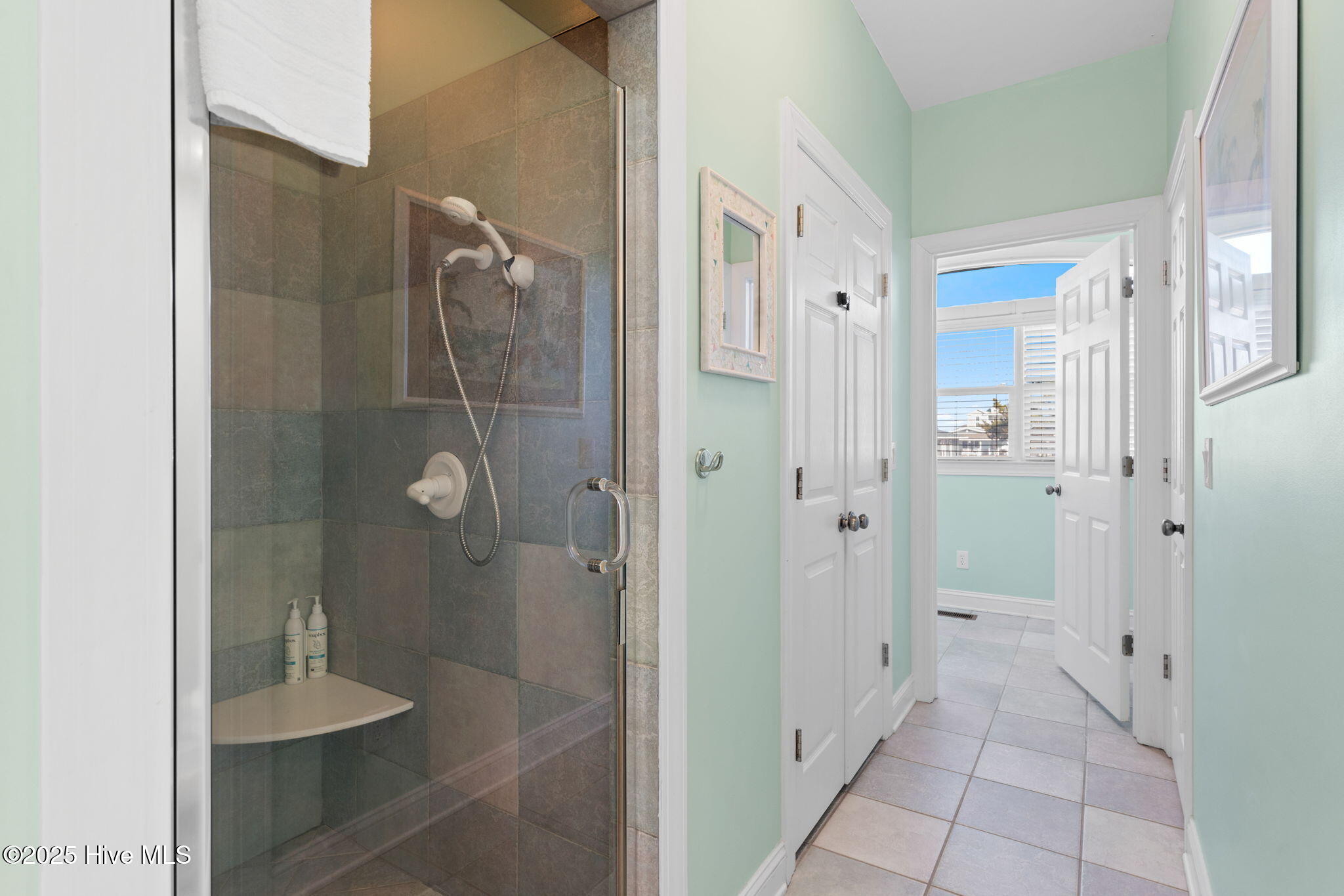 100541460 | Photo 30