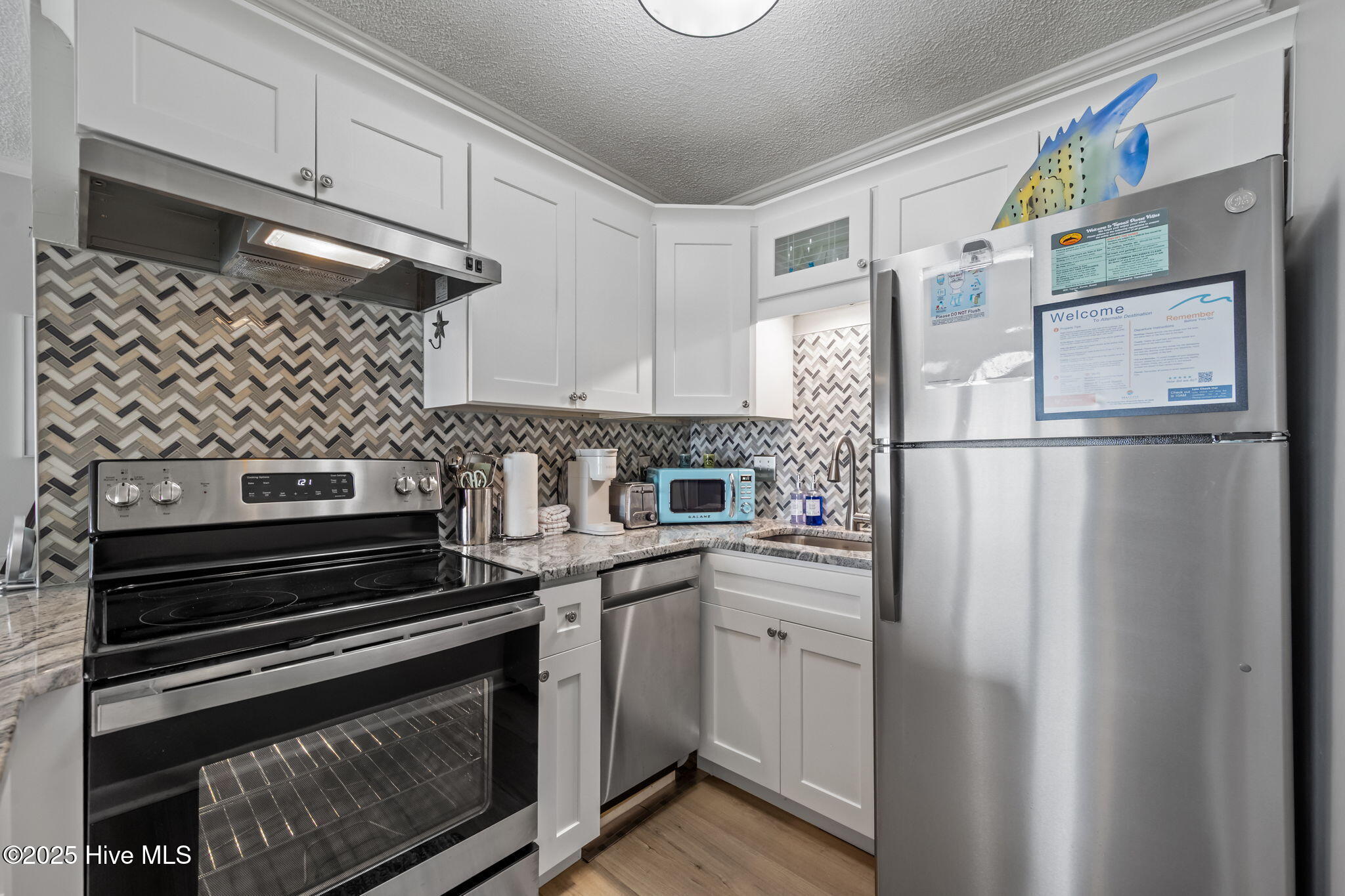 100537273 | Photo 14