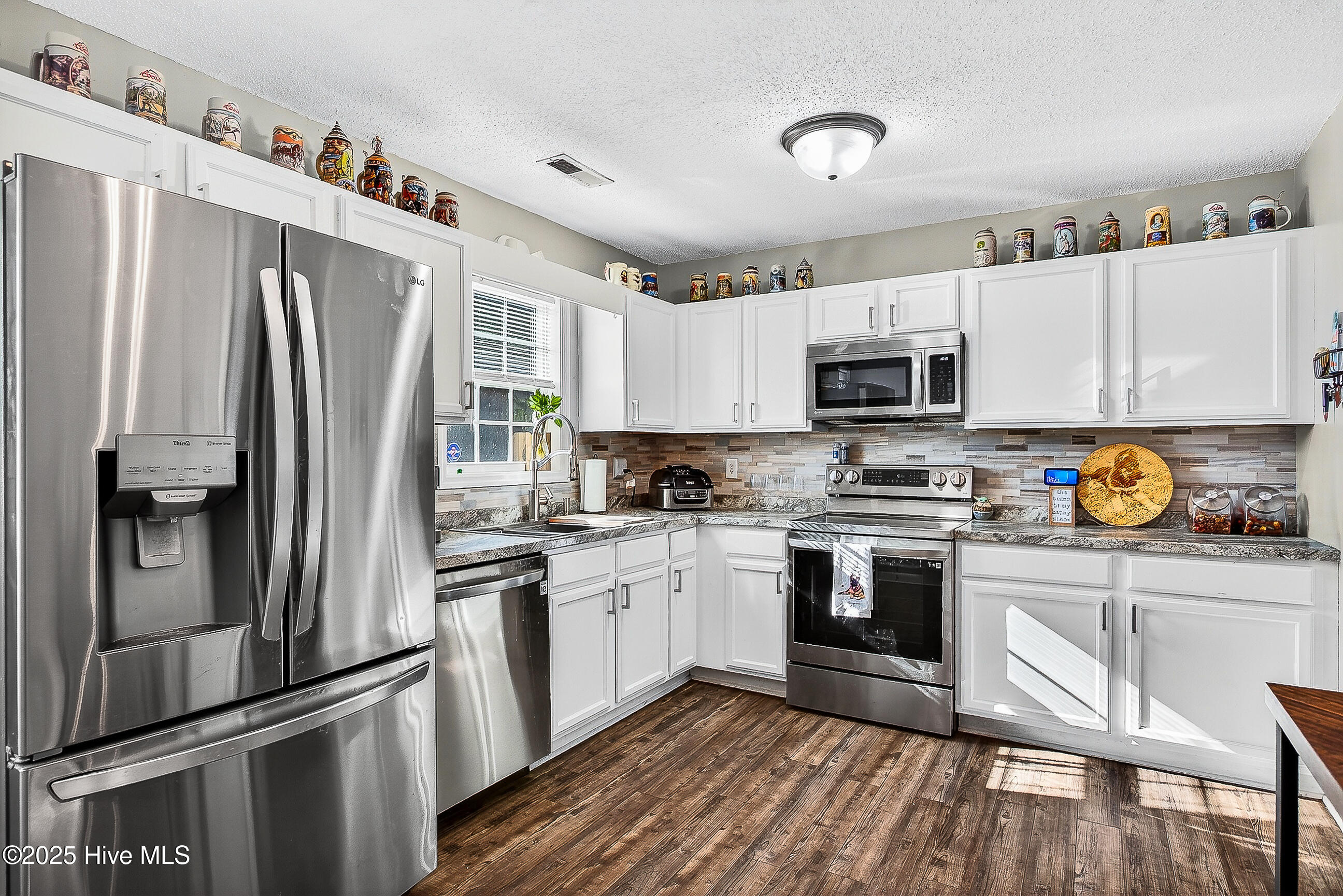 100541753 | Photo 12