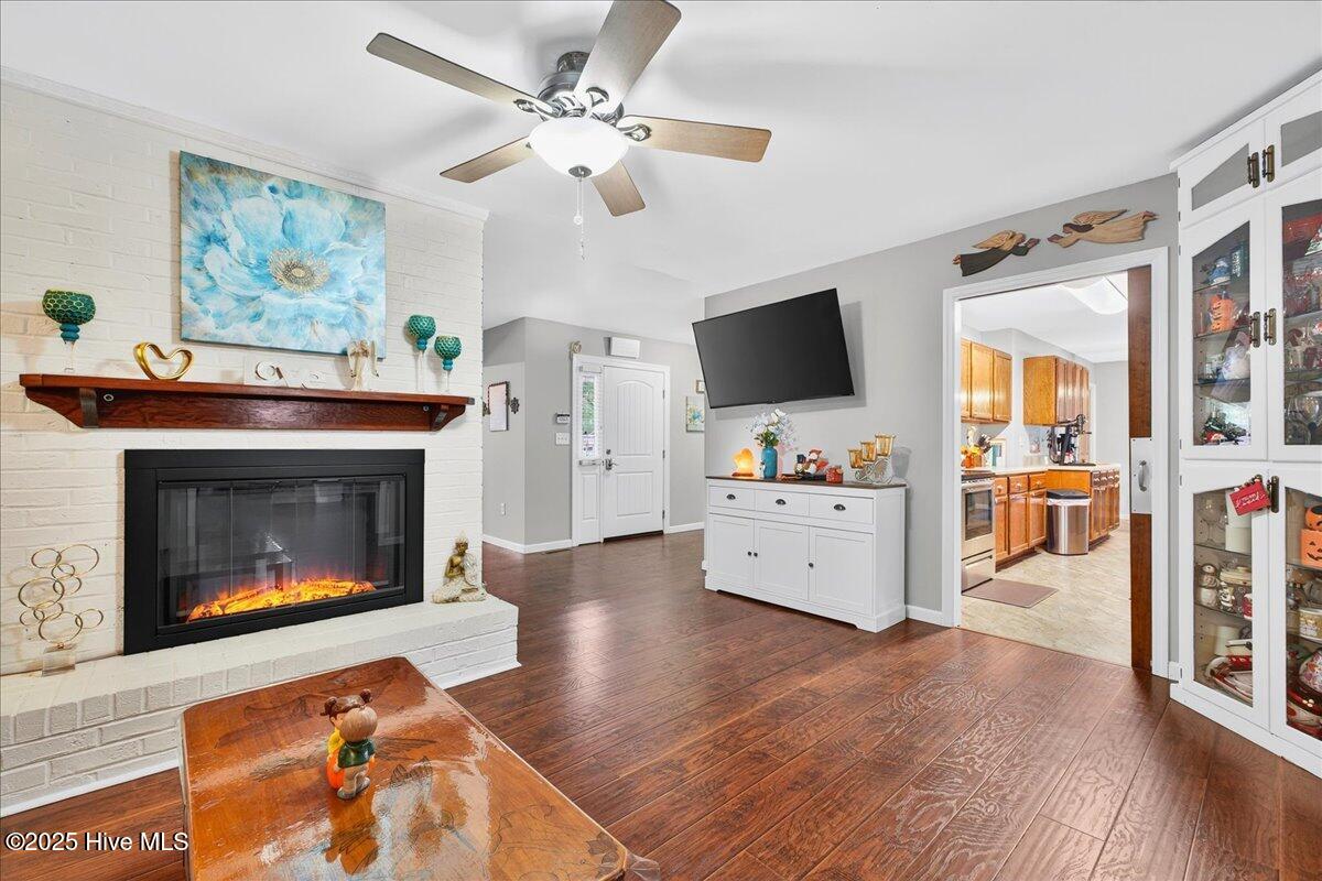 100535410 | Photo 14