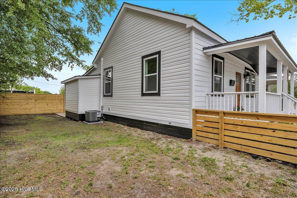 100570167 | Photo 31