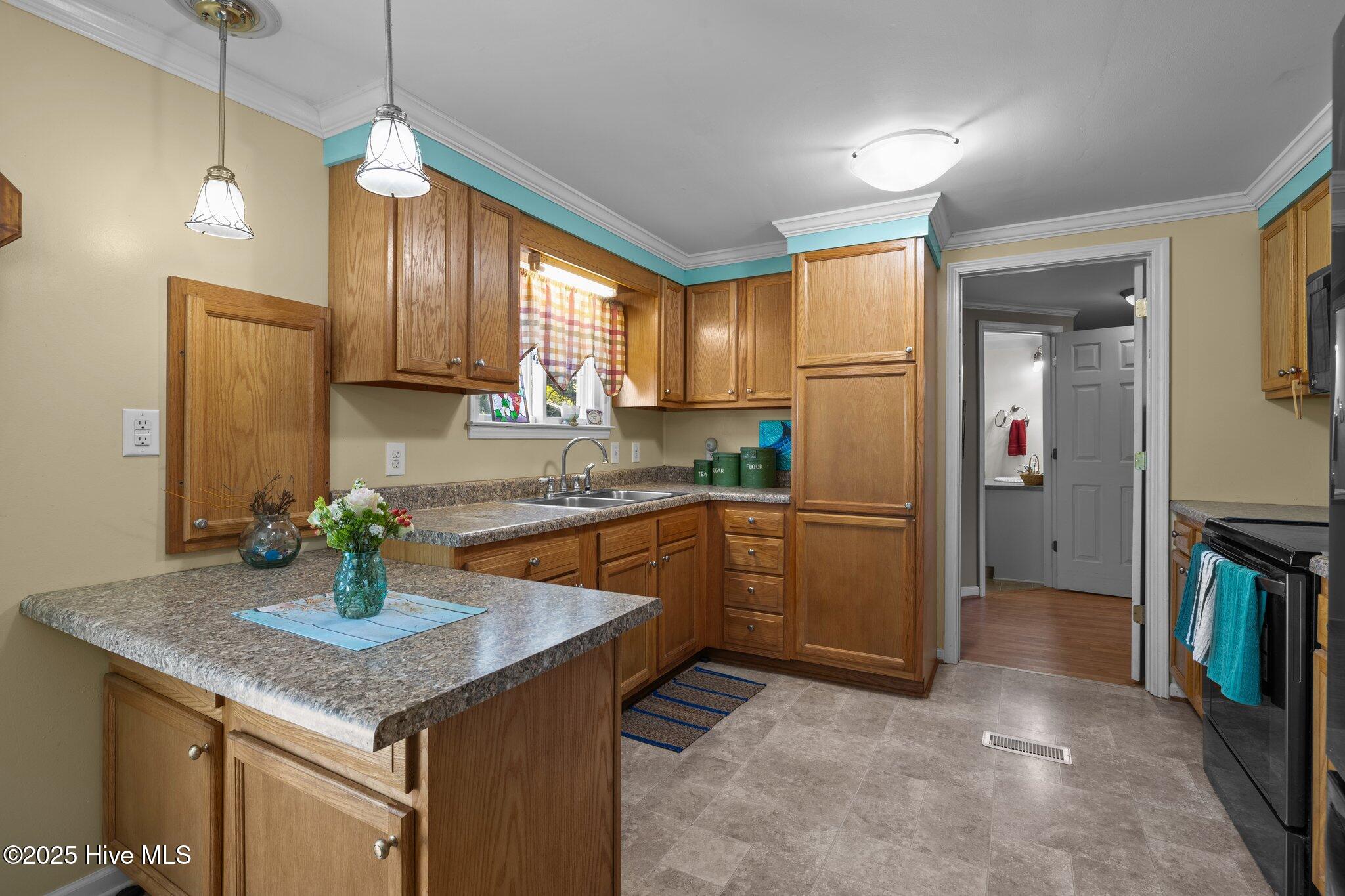 139 Diamond City Drive, Harkers Island, NC, 28531