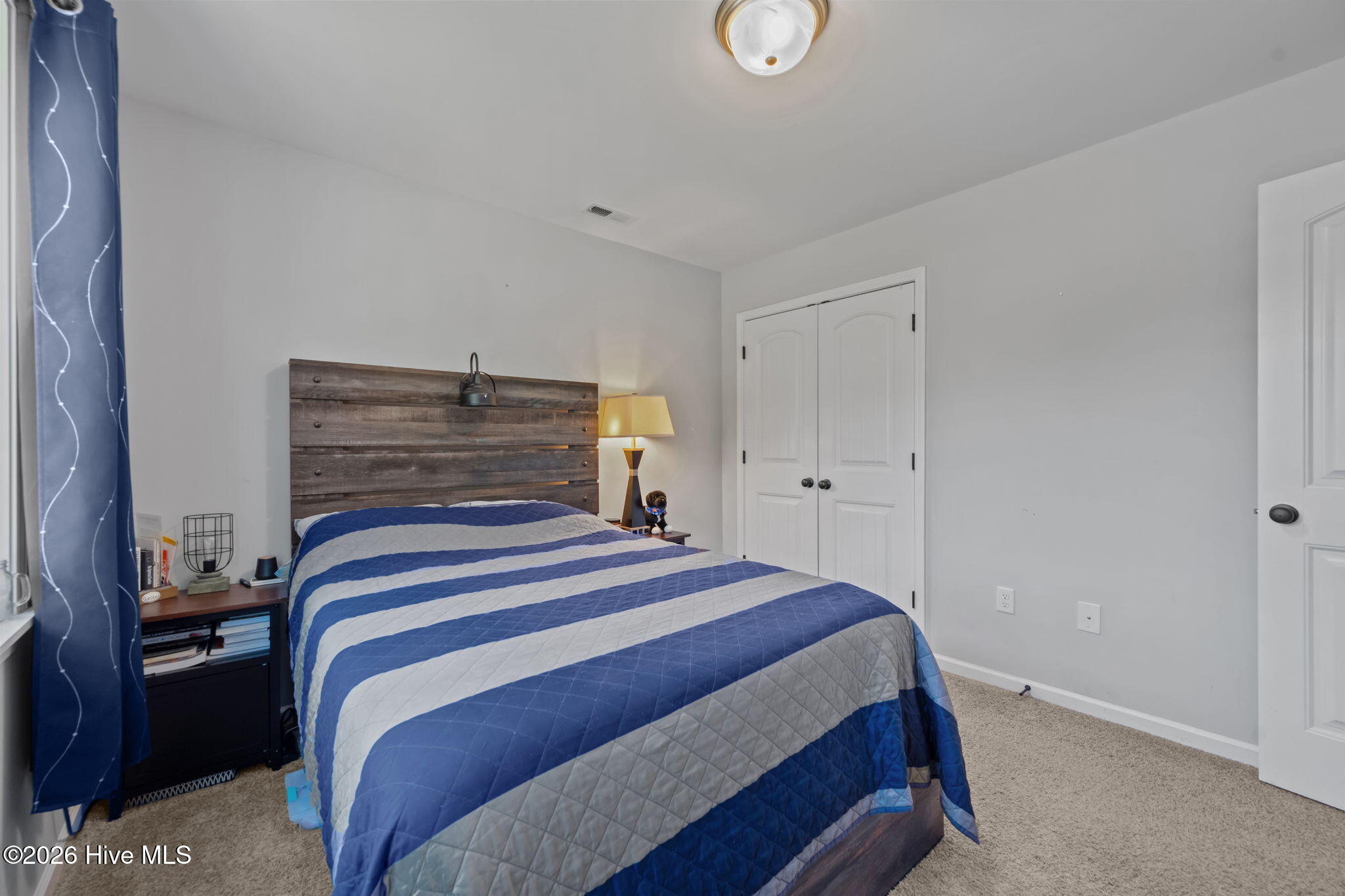 100567197 | Photo 29