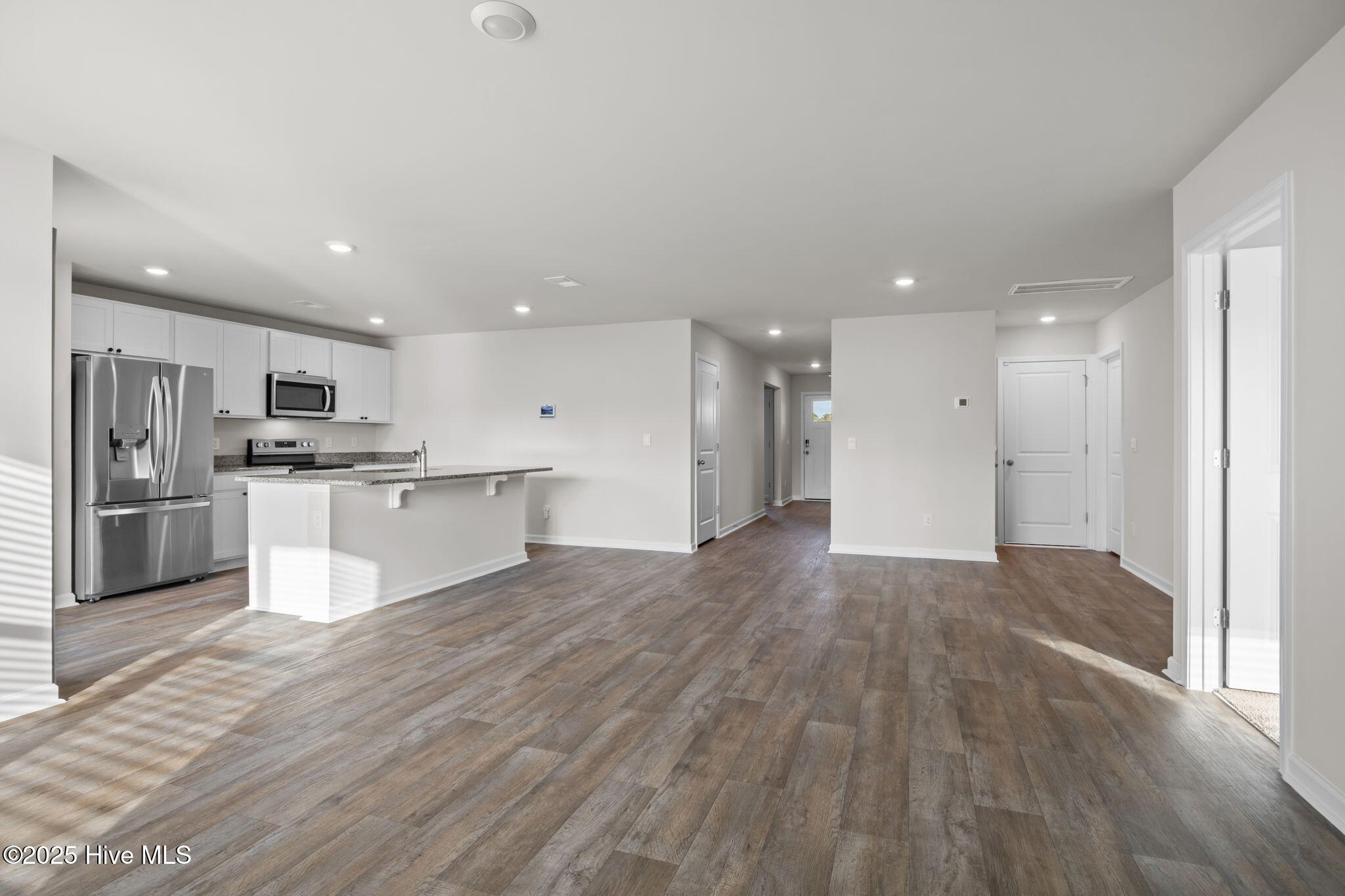 100542693 | Photo 33