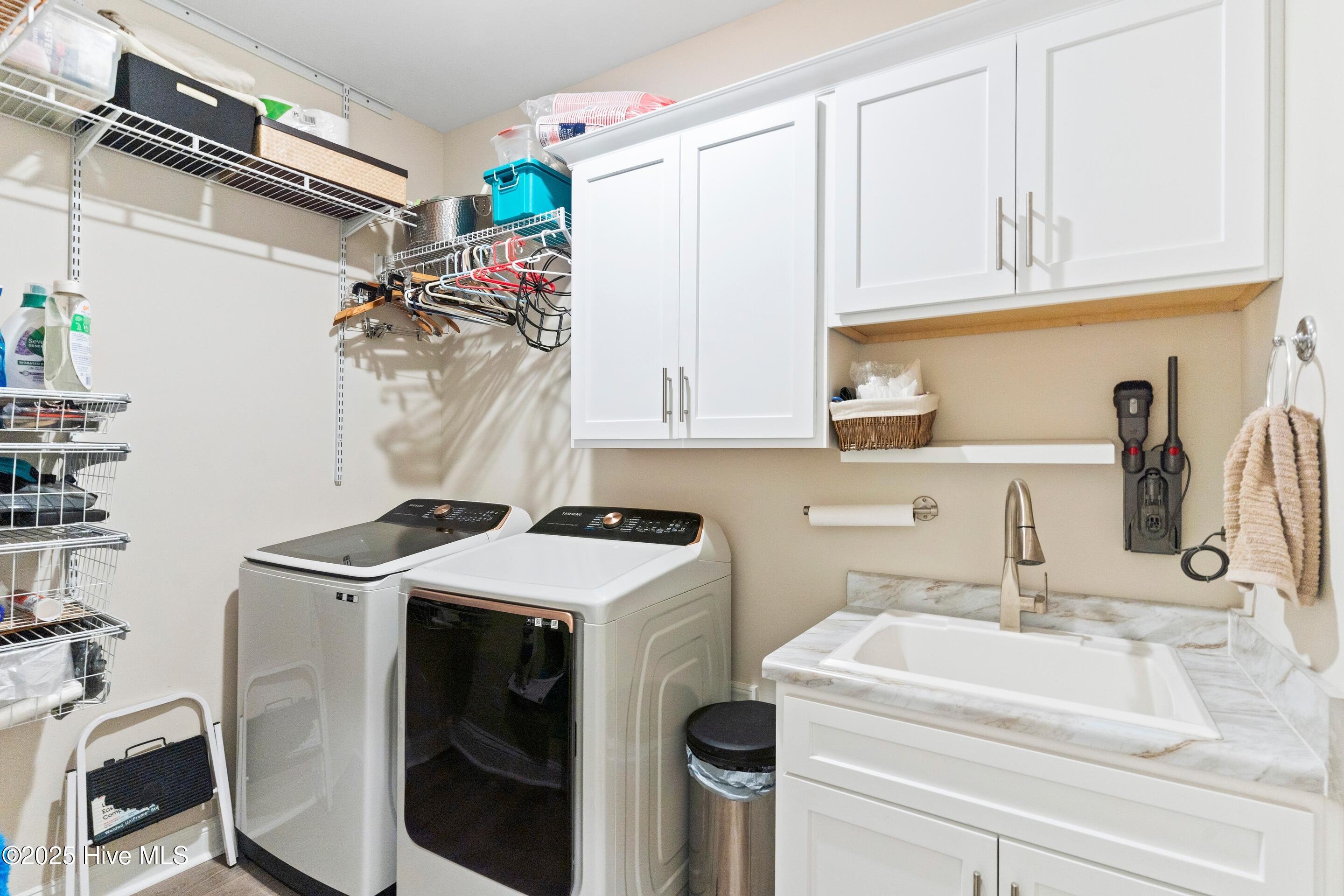 100532334 | Photo 36