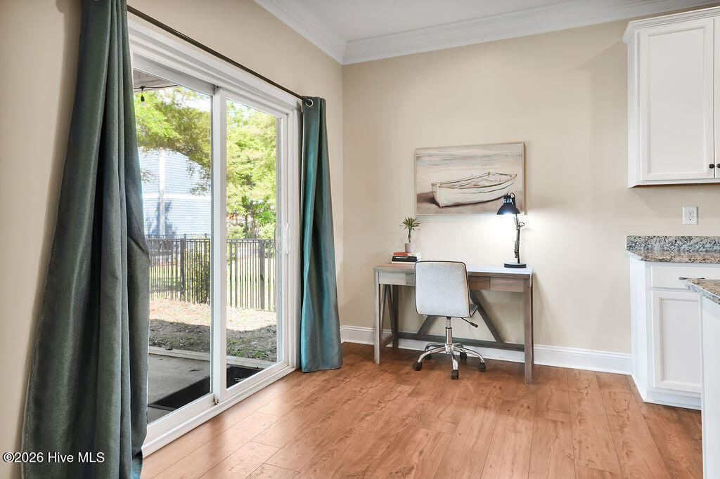 100568097 | Photo 13