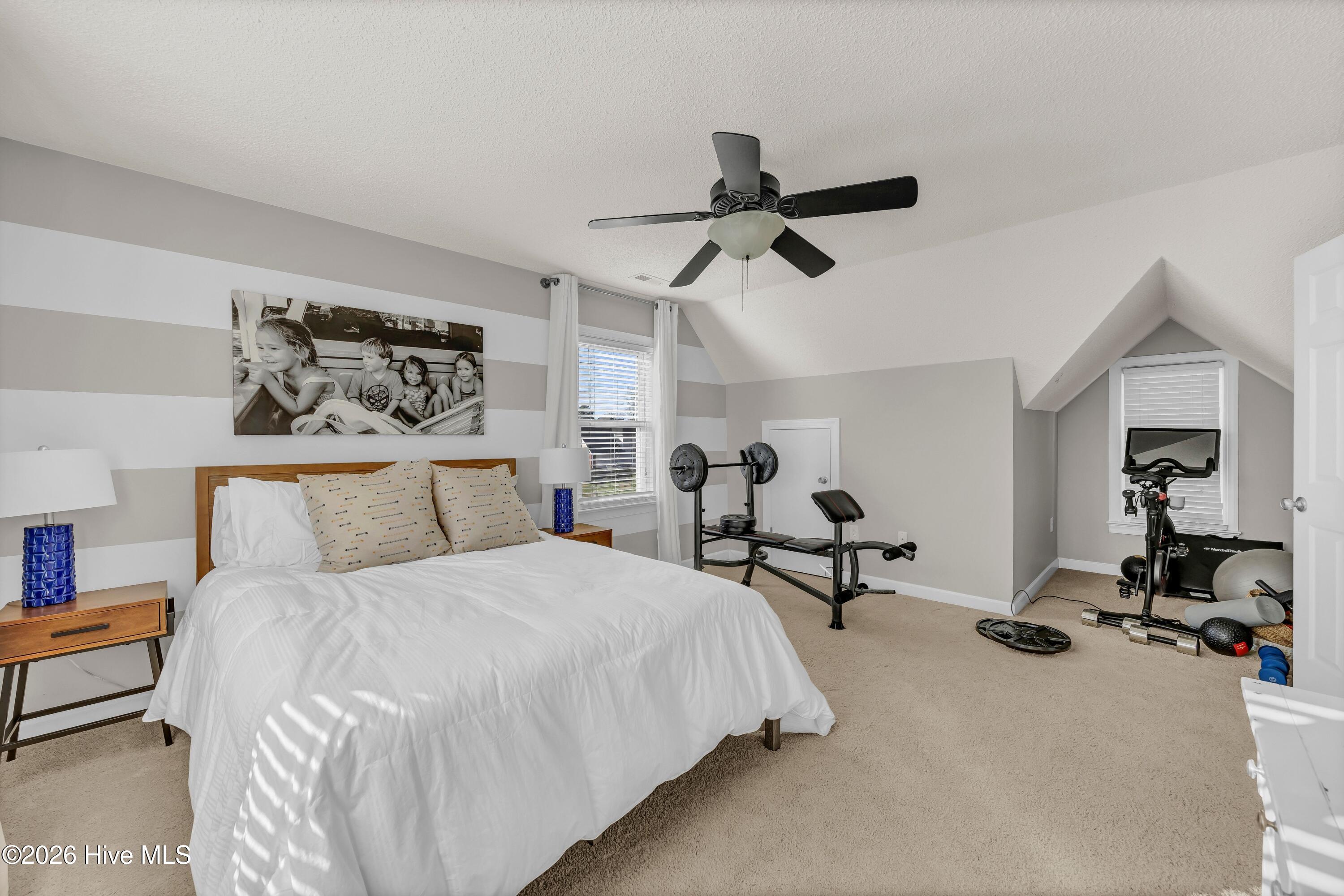 100561567 | Photo 24