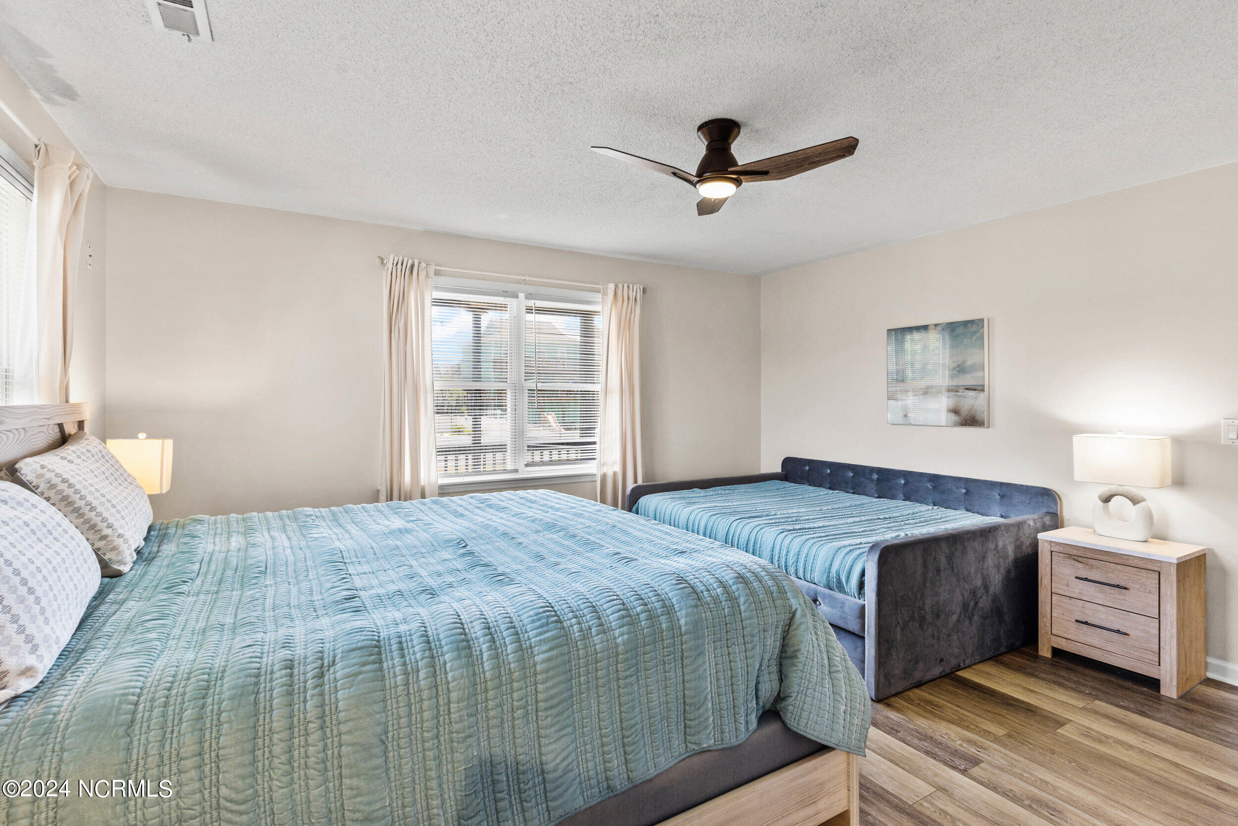 100539951 | Photo 22