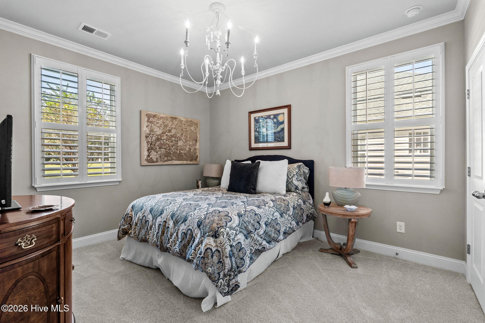 100562050 | Photo 14