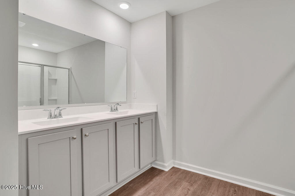 100546777 | Photo 20